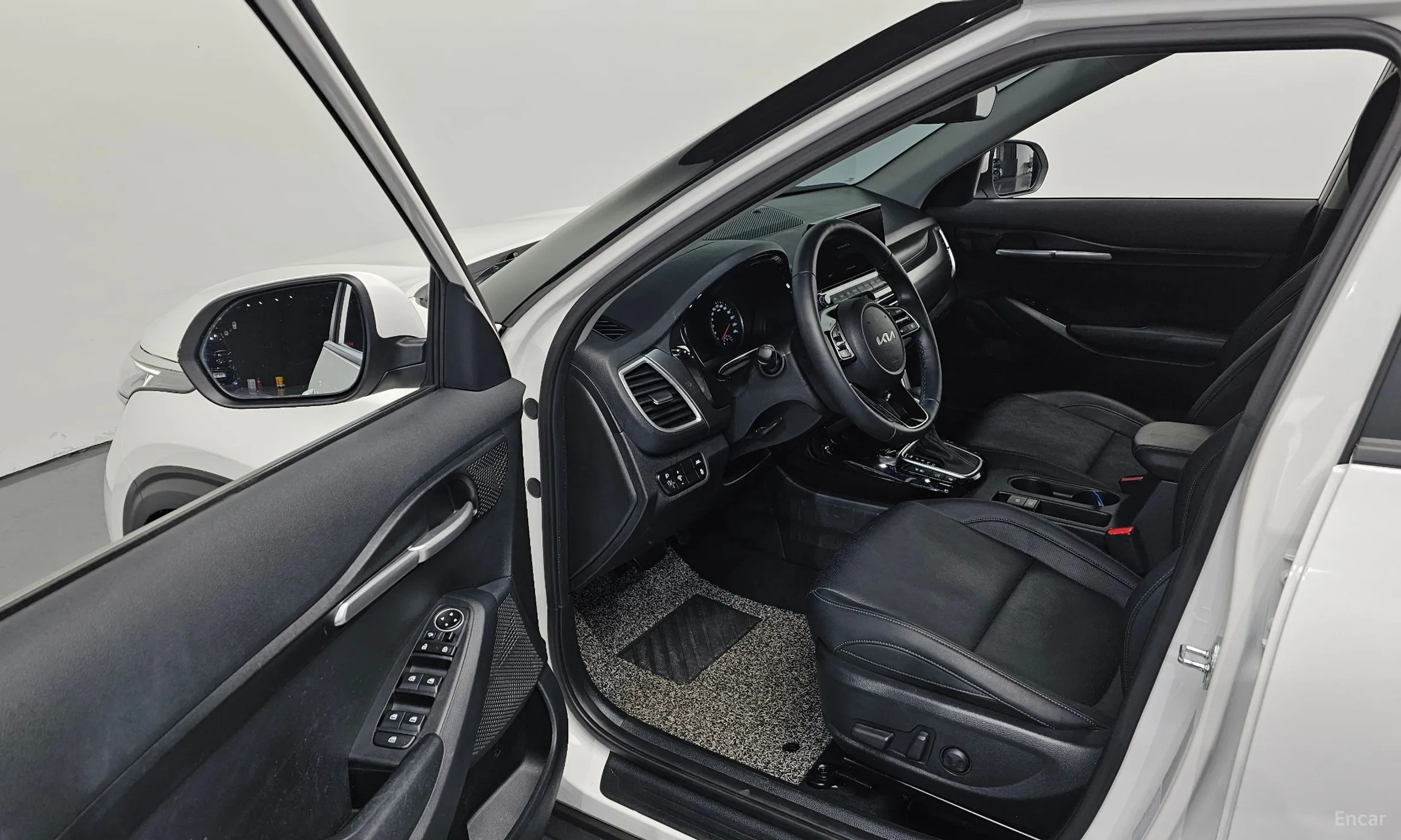 Kia Seltos превью 10