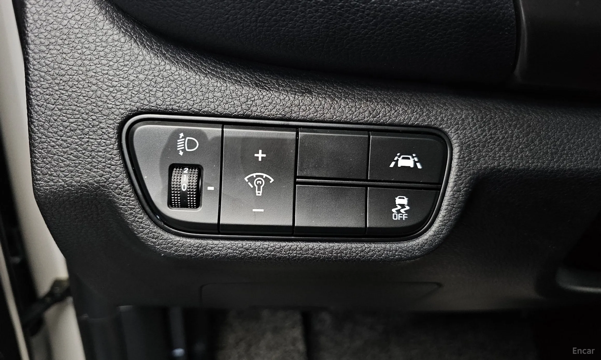Kia Seltos превью 13
