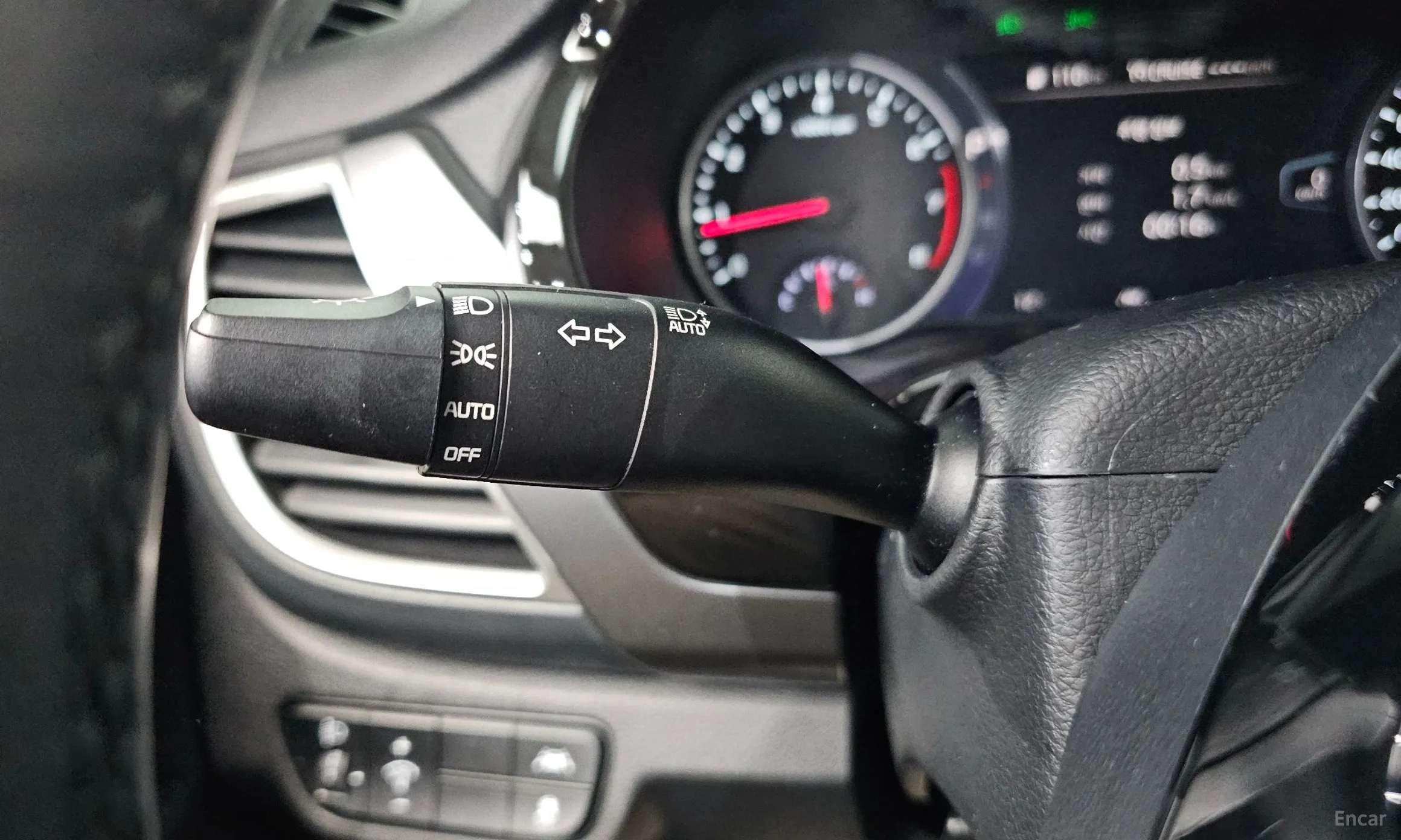 Kia Seltos превью 14