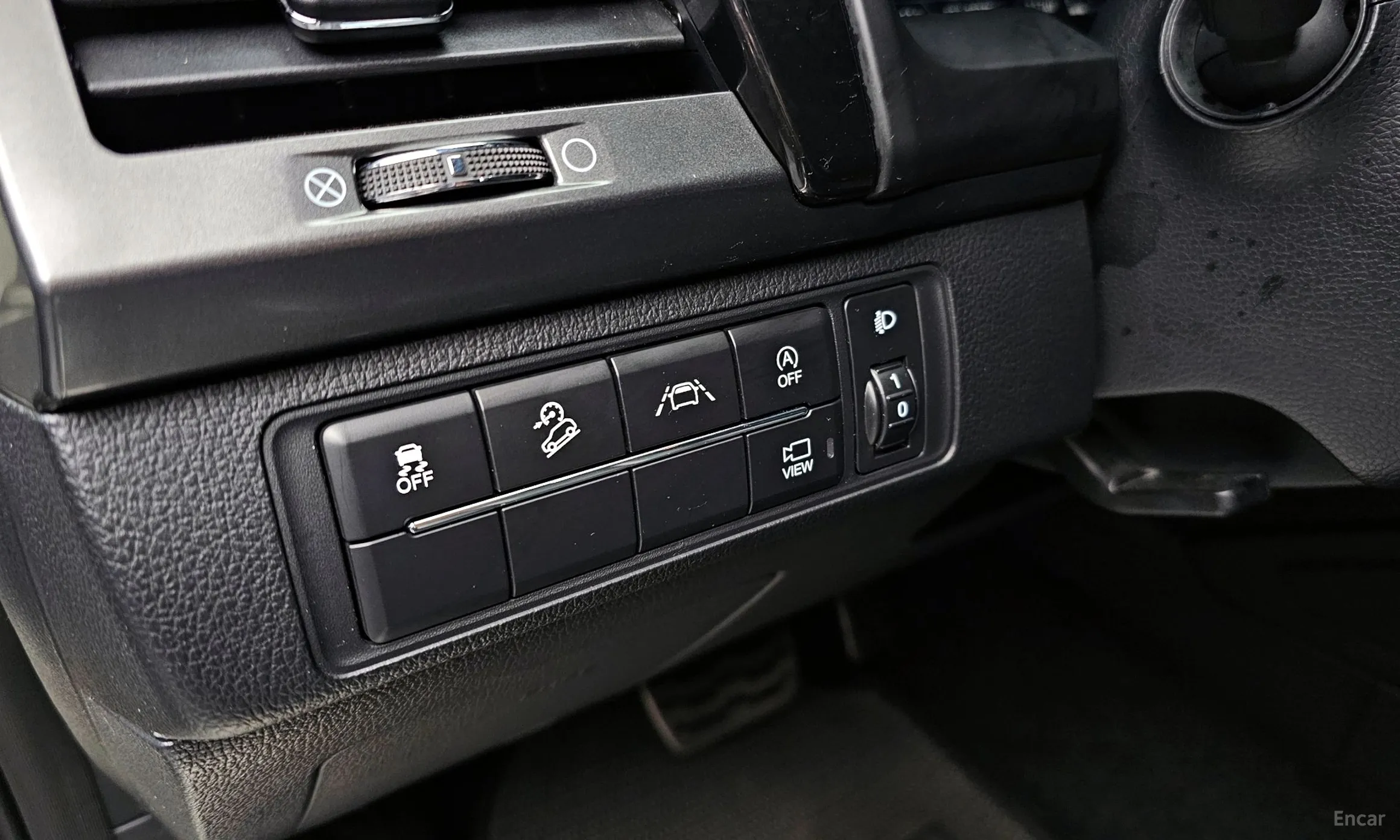 KG Mobility (SsangYong) Rexton Sports превью 17