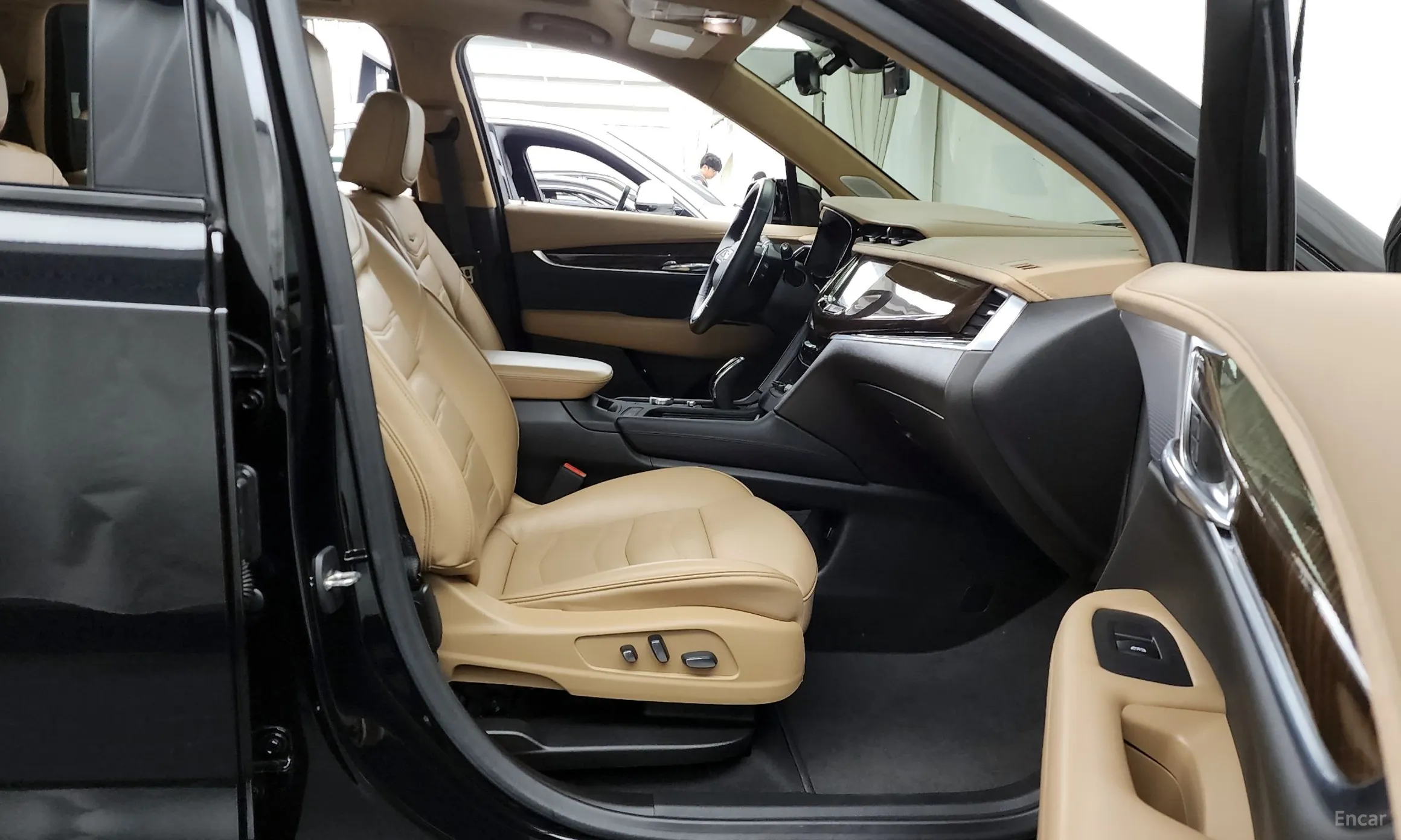 Cadillac XT6 превью 11