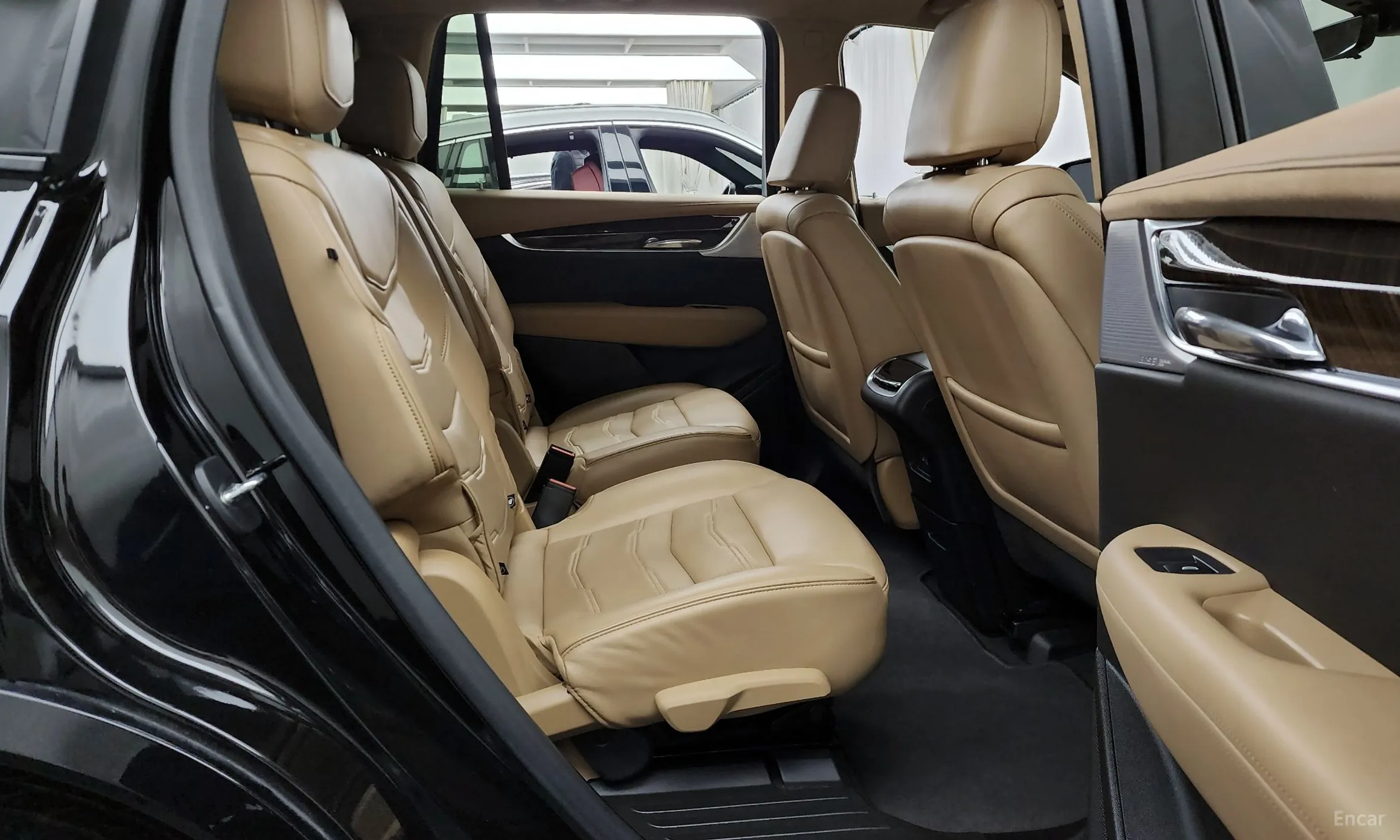 Cadillac XT6 превью 12