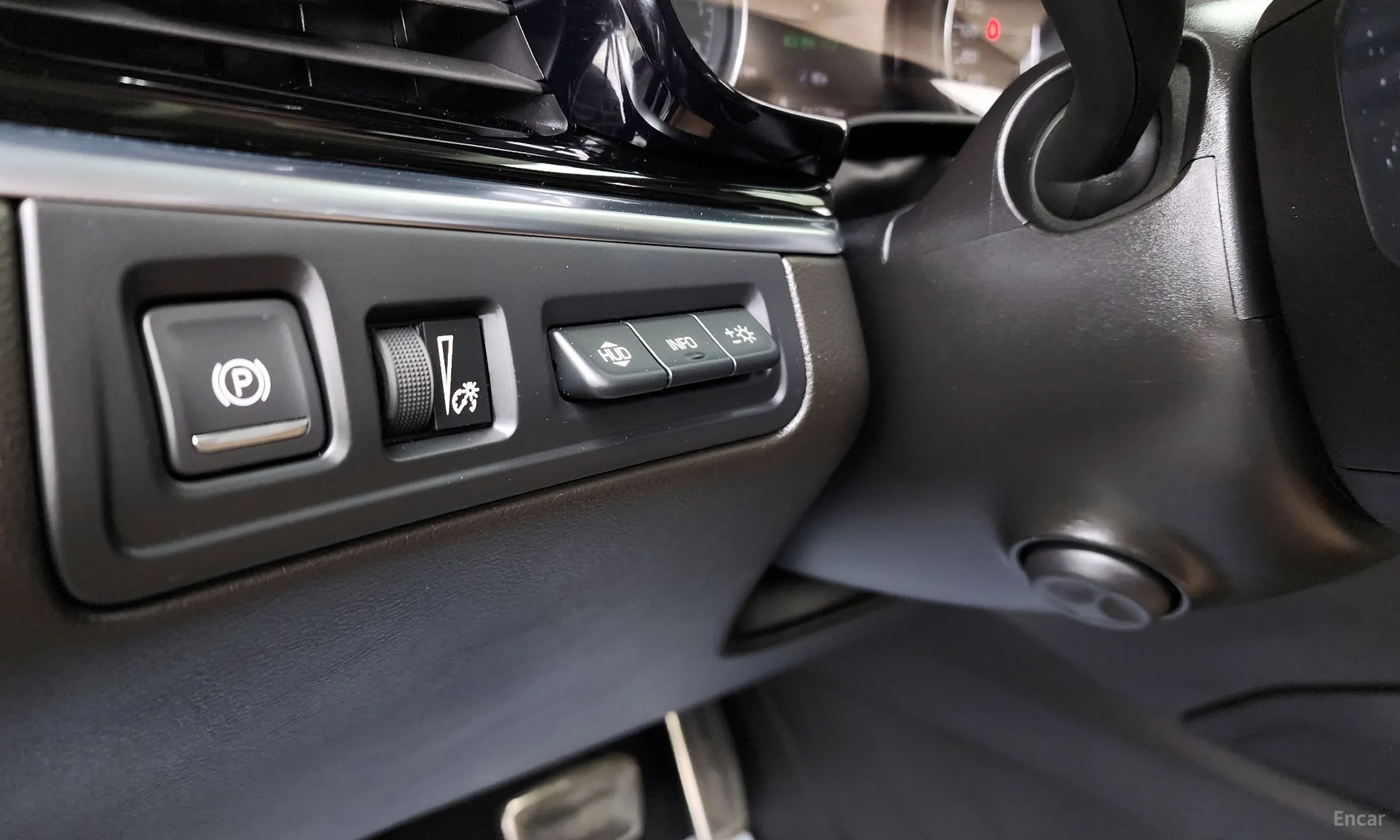 Cadillac XT6 превью 16