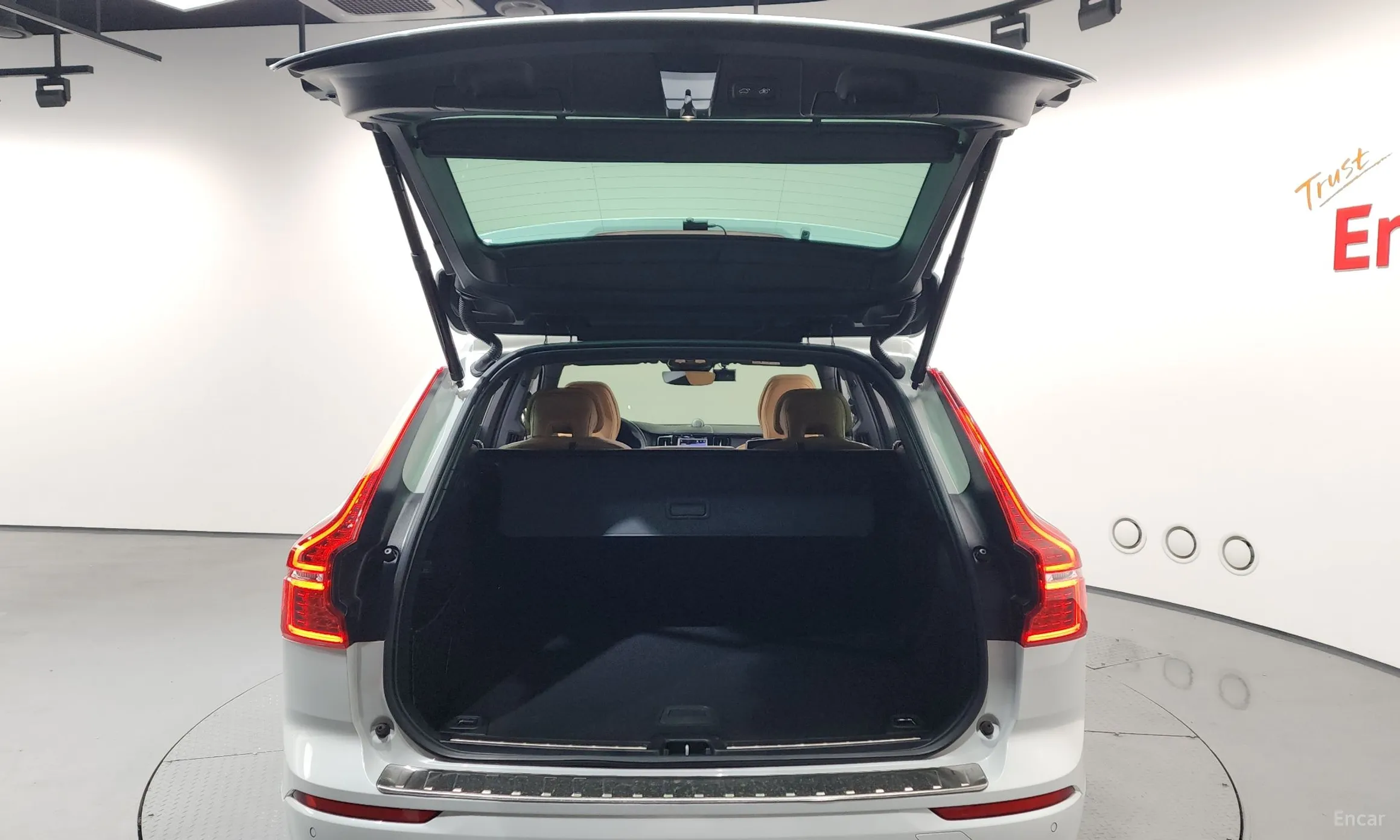 Volvo XC60 Gen 2 превью 20