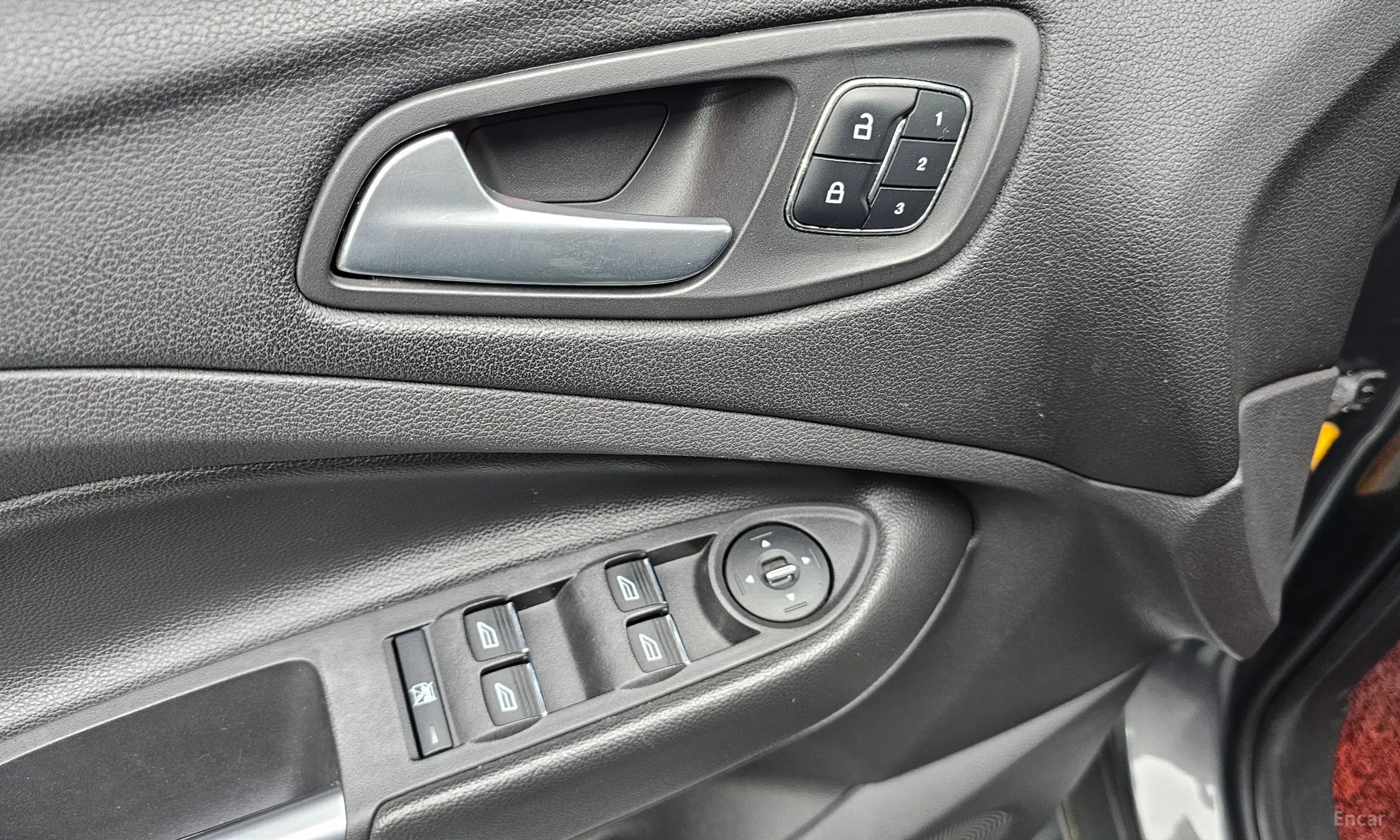 Ford Escape превью 14