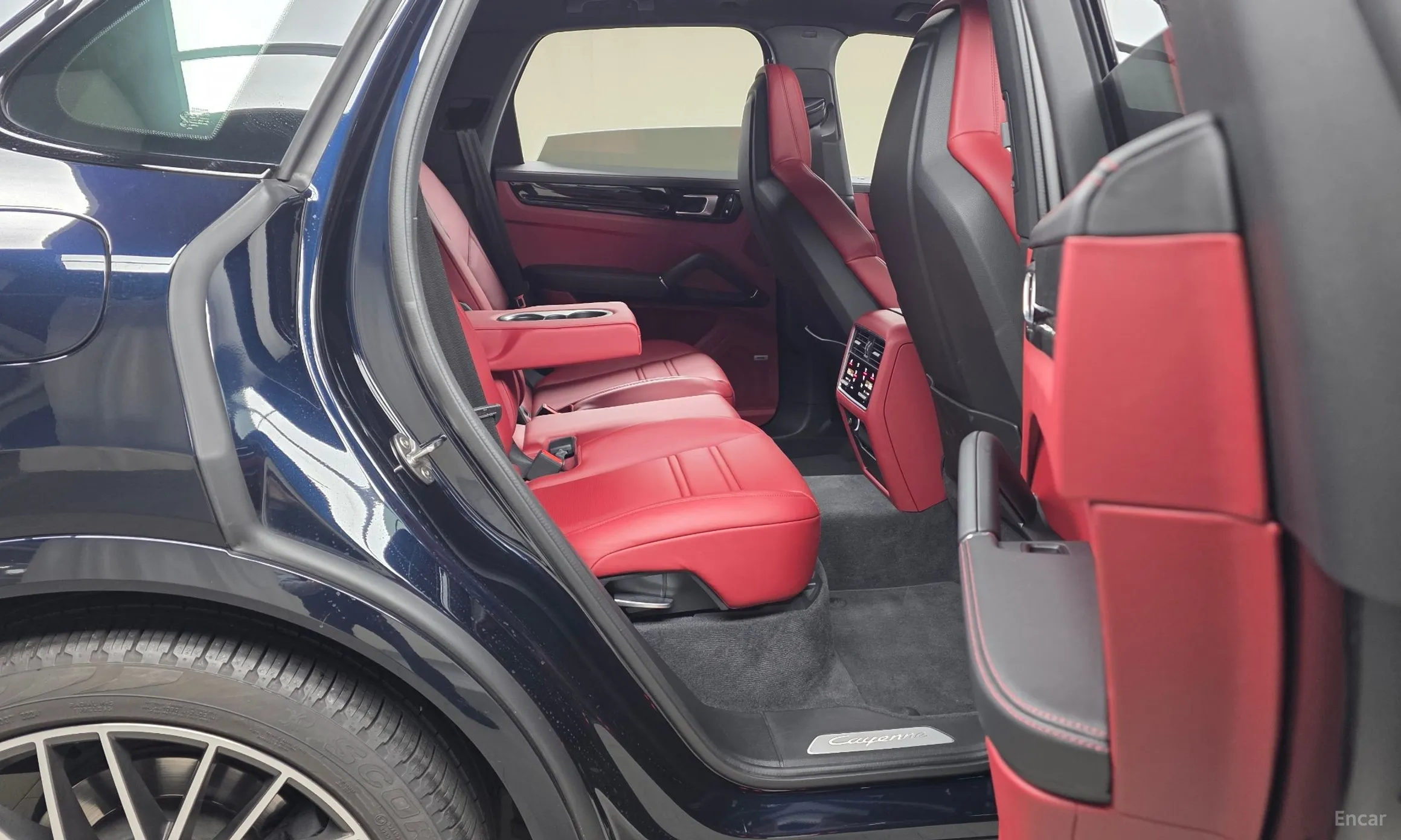 Porsche Cayenne (PO536) превью 12