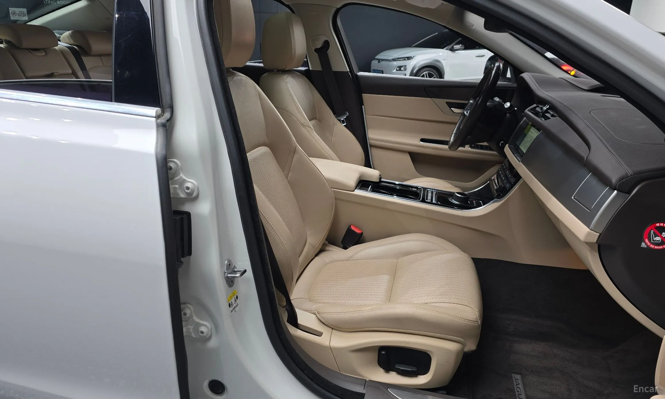 Jaguar XF (x260) превью 10