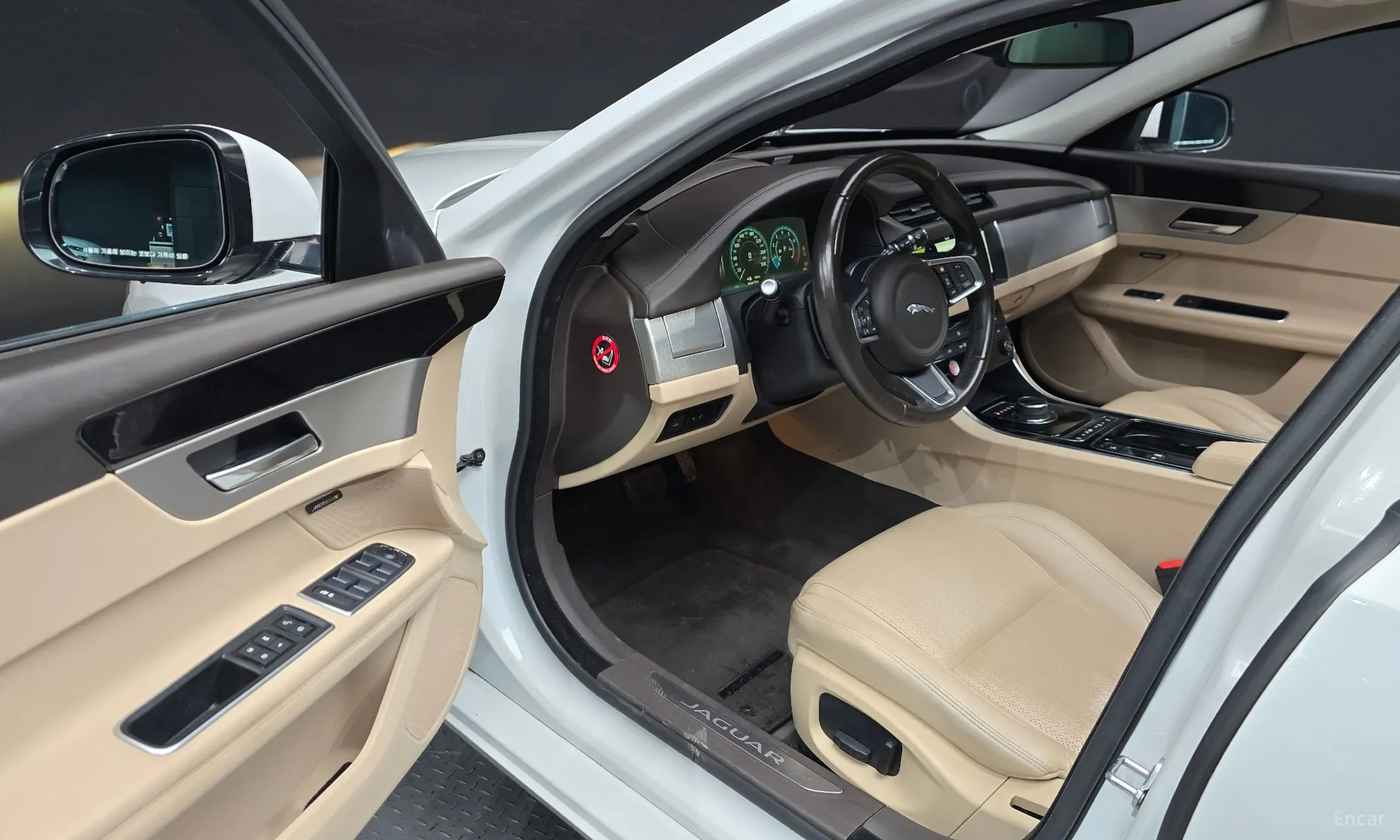 Jaguar XF (x260) превью 11