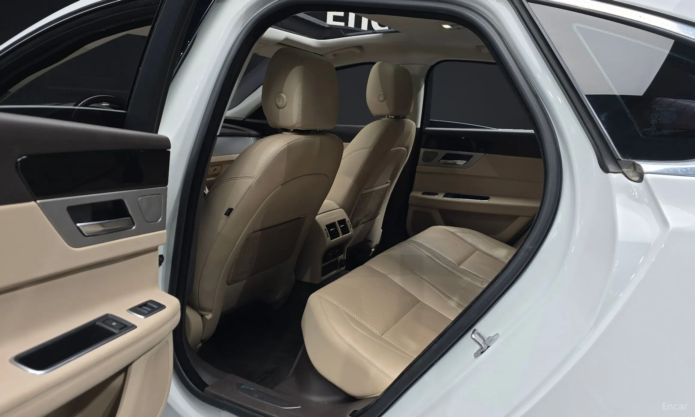 Jaguar XF (x260) превью 12