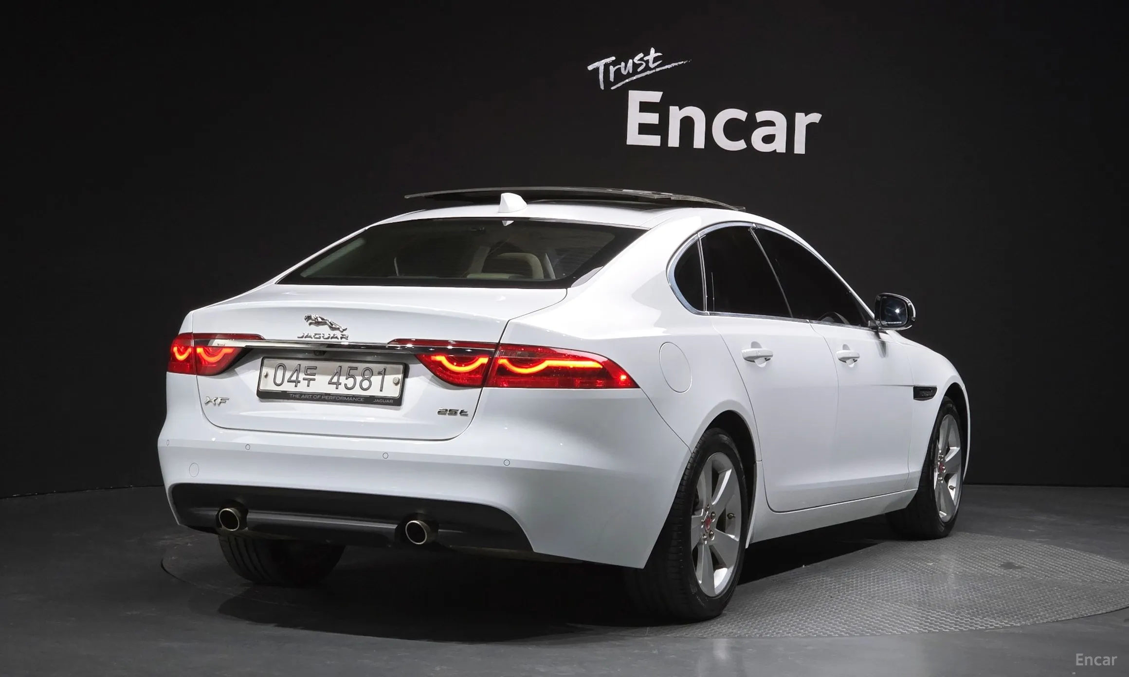 Jaguar XF (x260) превью 2