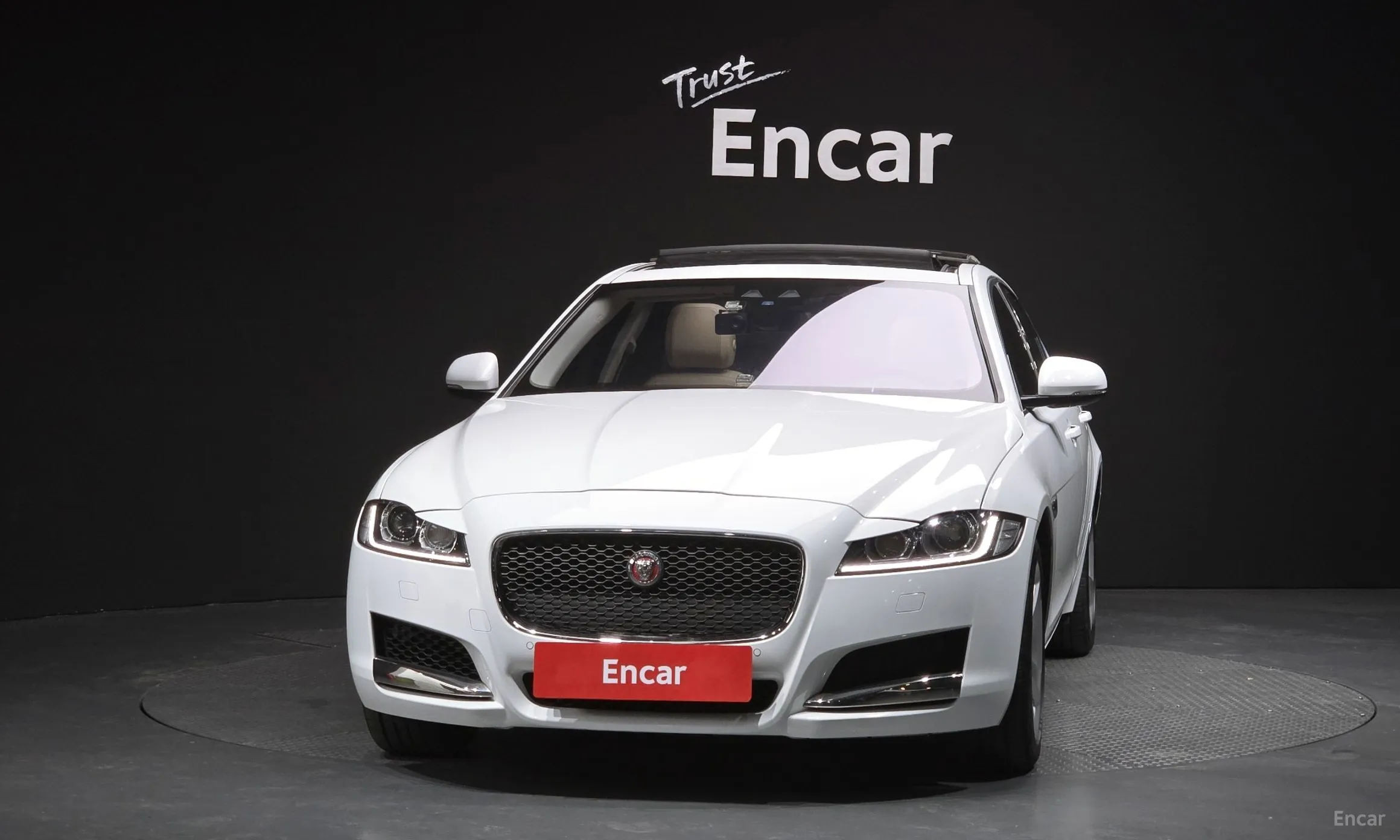 Jaguar XF (x260) превью 3