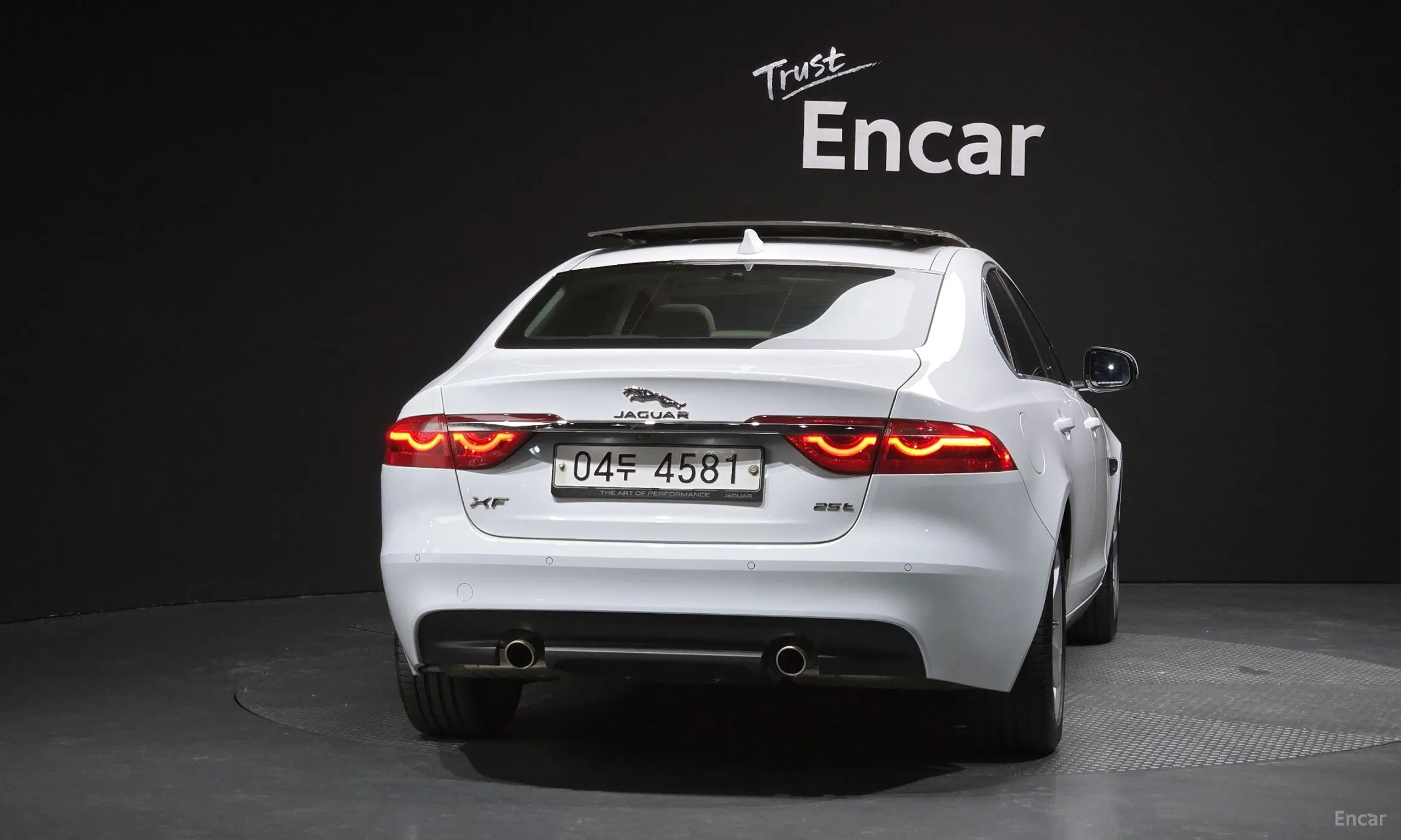 Jaguar XF (x260) превью 4