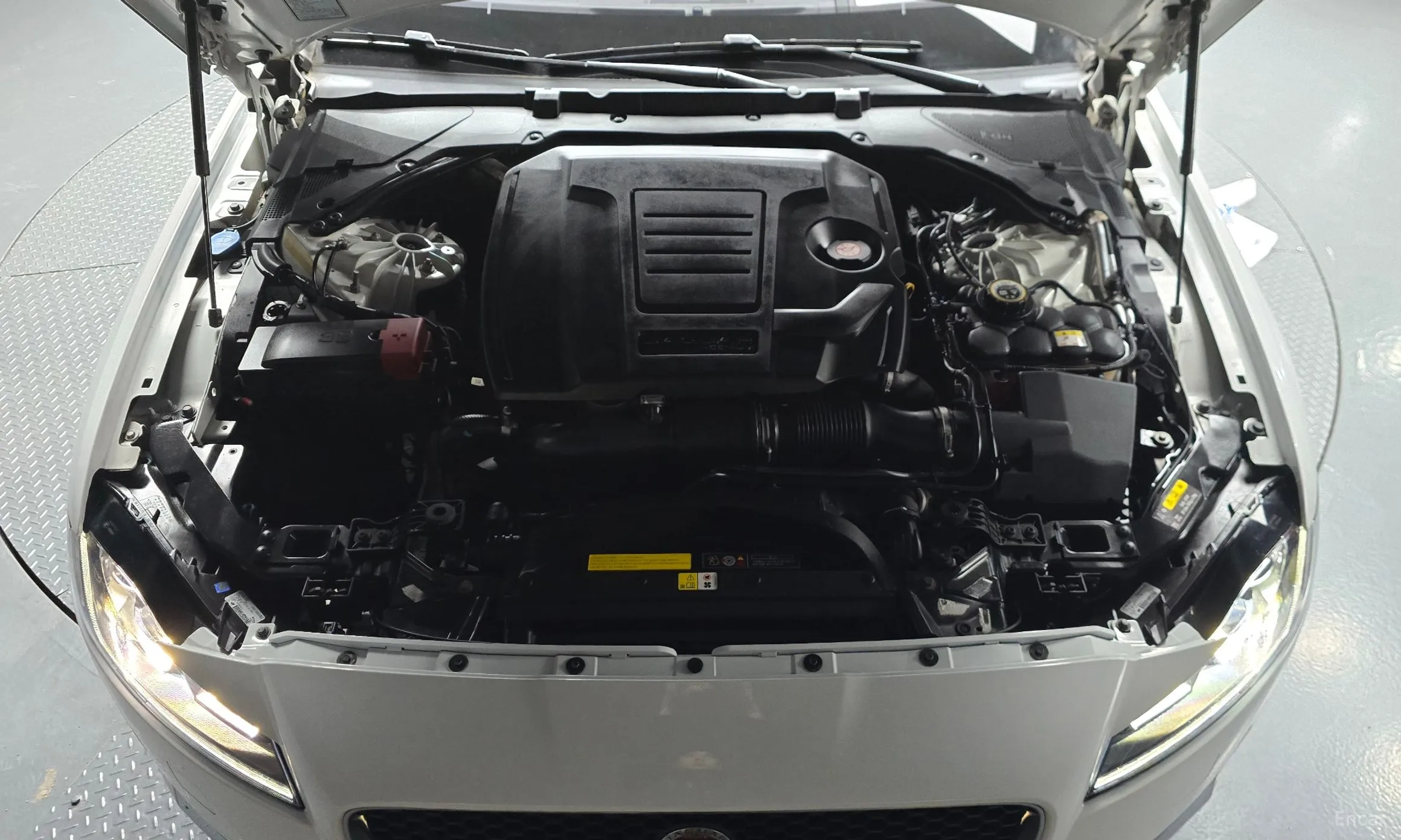Jaguar XF (x260) превью 6