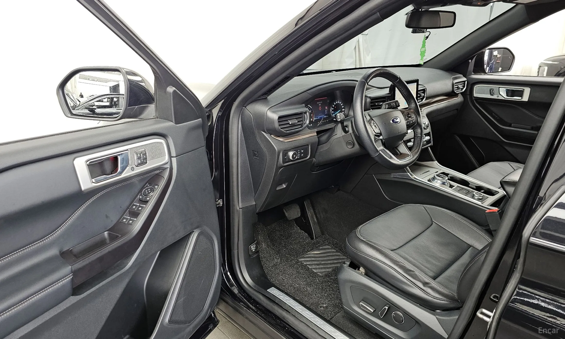 Ford Explorer 6th Generation превью 10