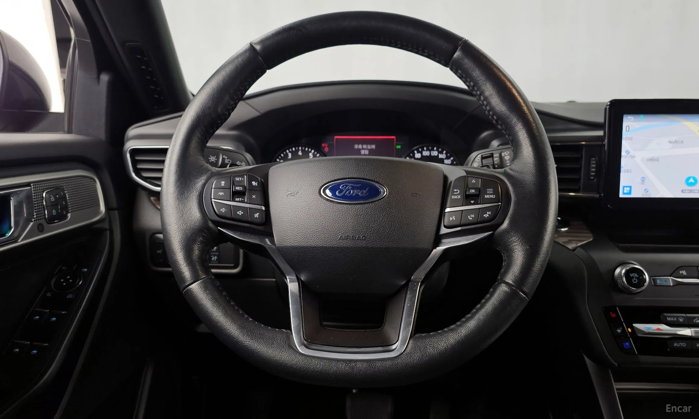 Ford Explorer 6th Generation превью 13