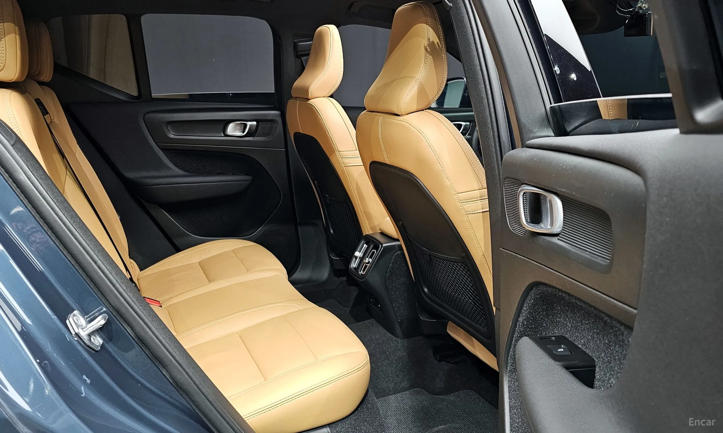 Volvo XC40 превью 11