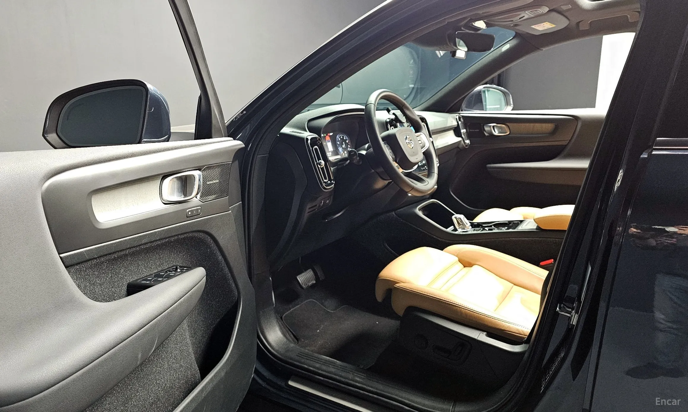 Volvo XC40 превью 12
