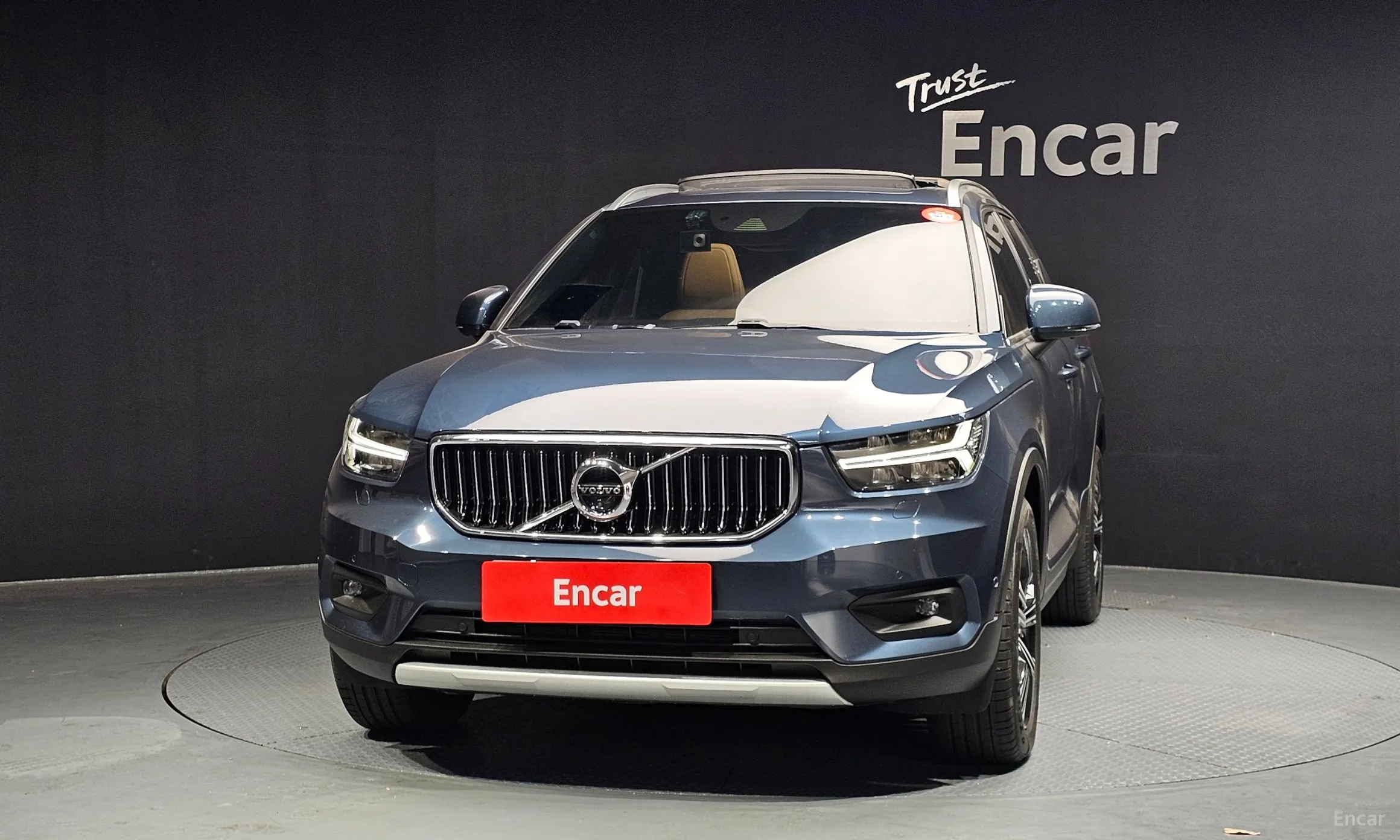 Volvo XC40 превью 3