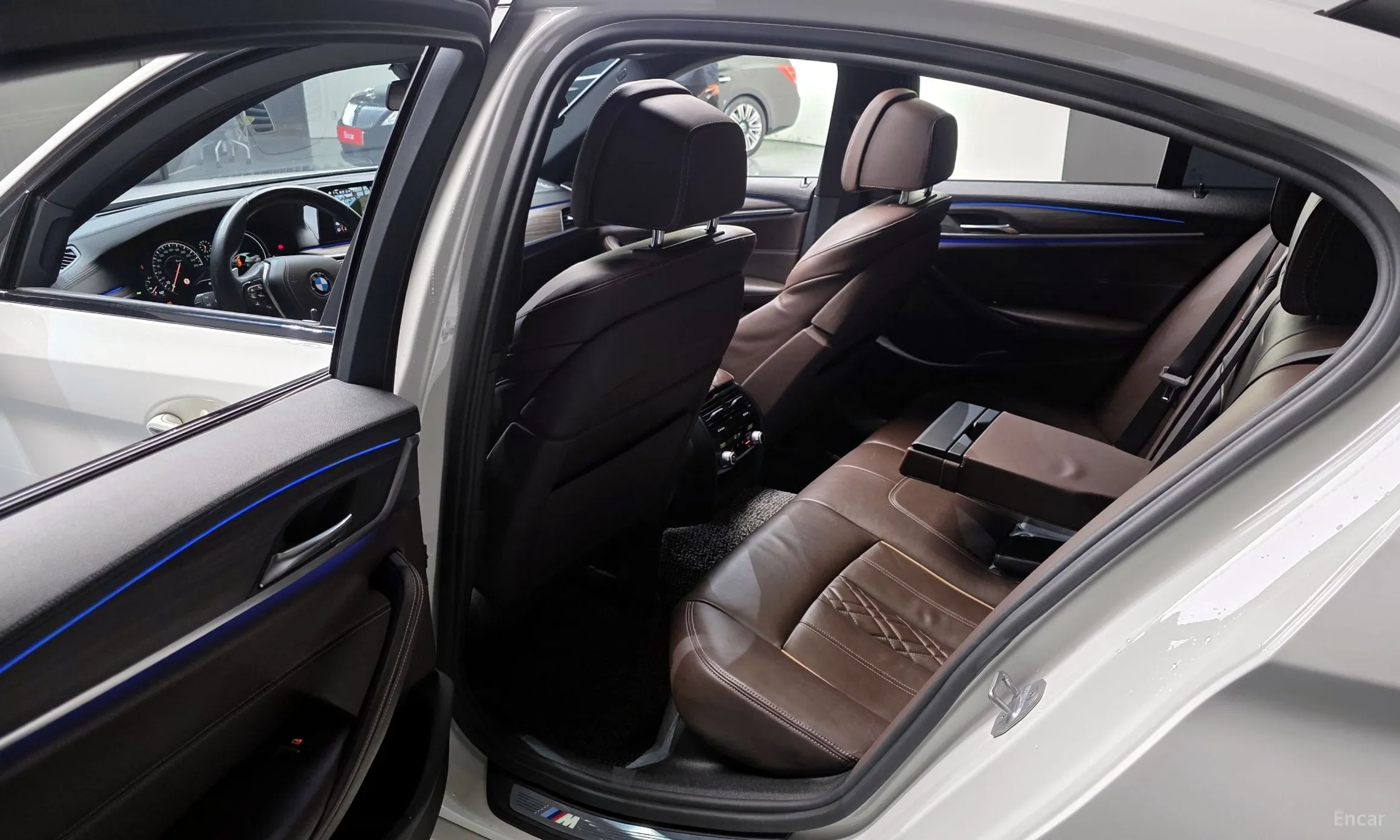 BMW 5 Series (G30) превью 11