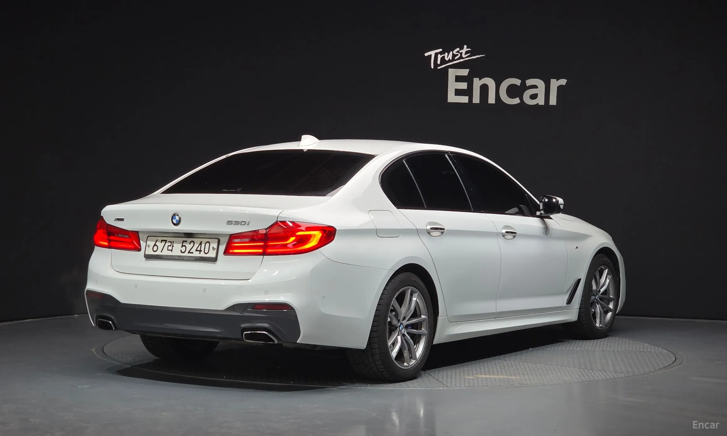 BMW 5 Series (G30) превью 2