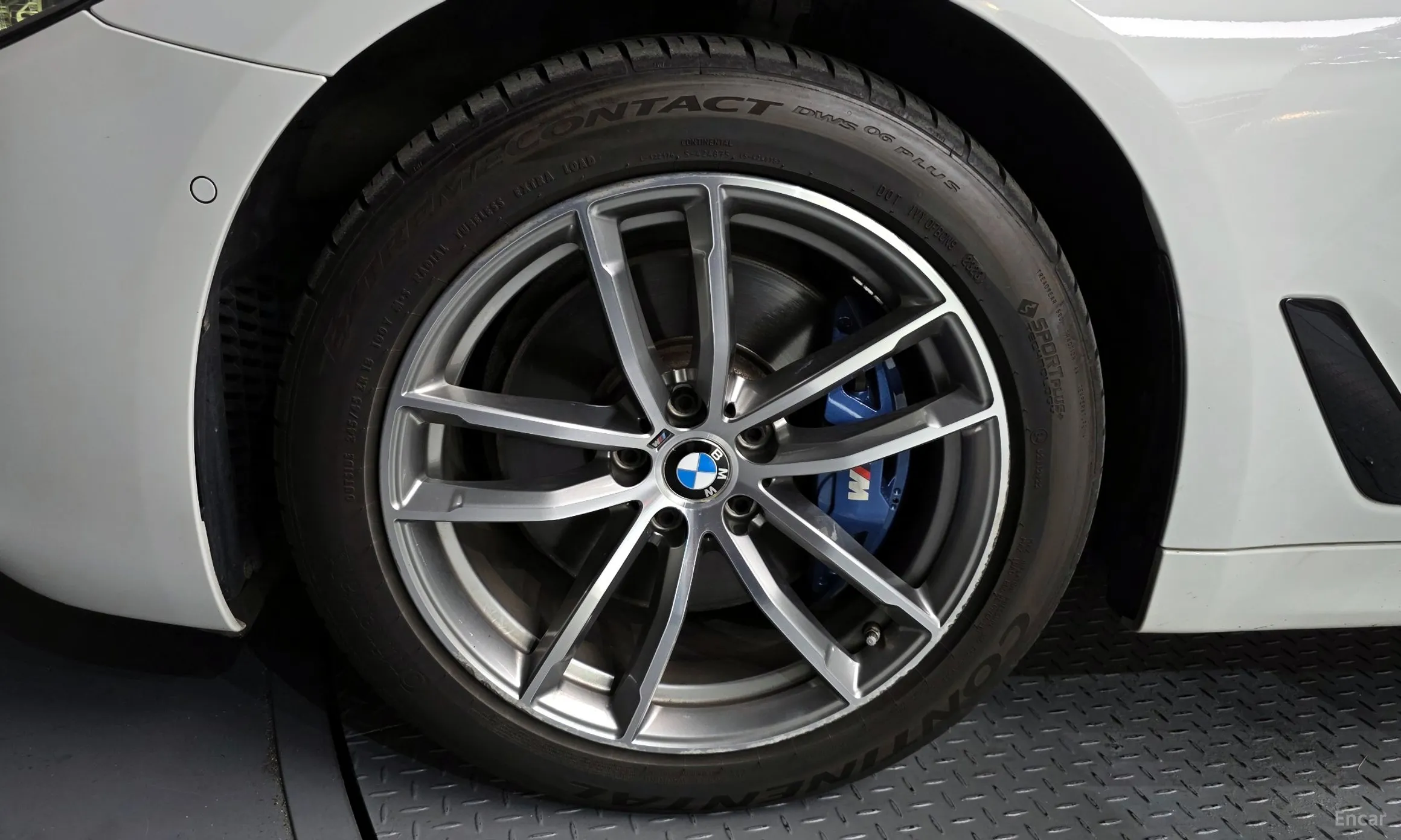 BMW 5 Series (G30) превью 5