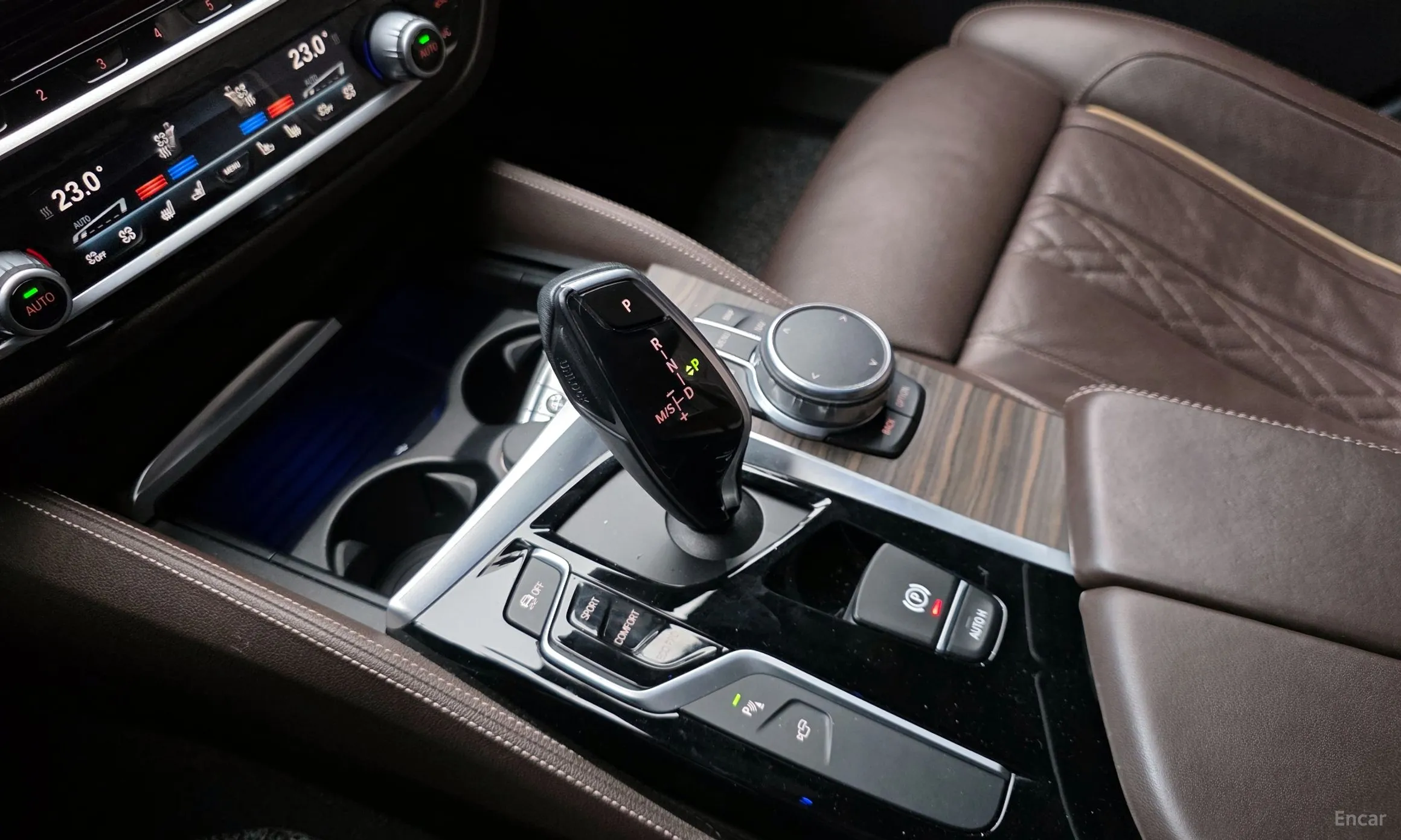 BMW 5 Series (G30) превью 9
