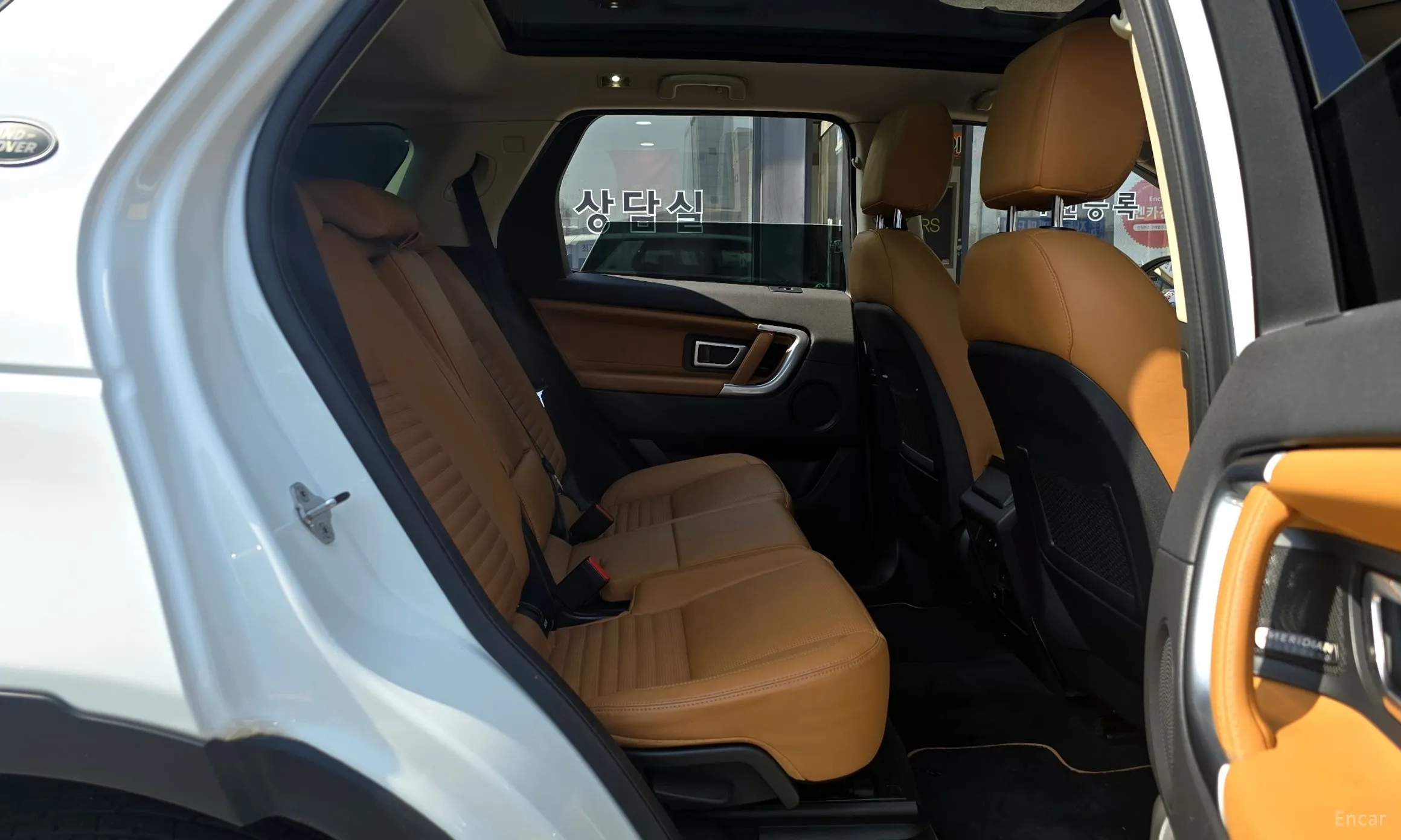 Land Rover Discovery Sports превью 12