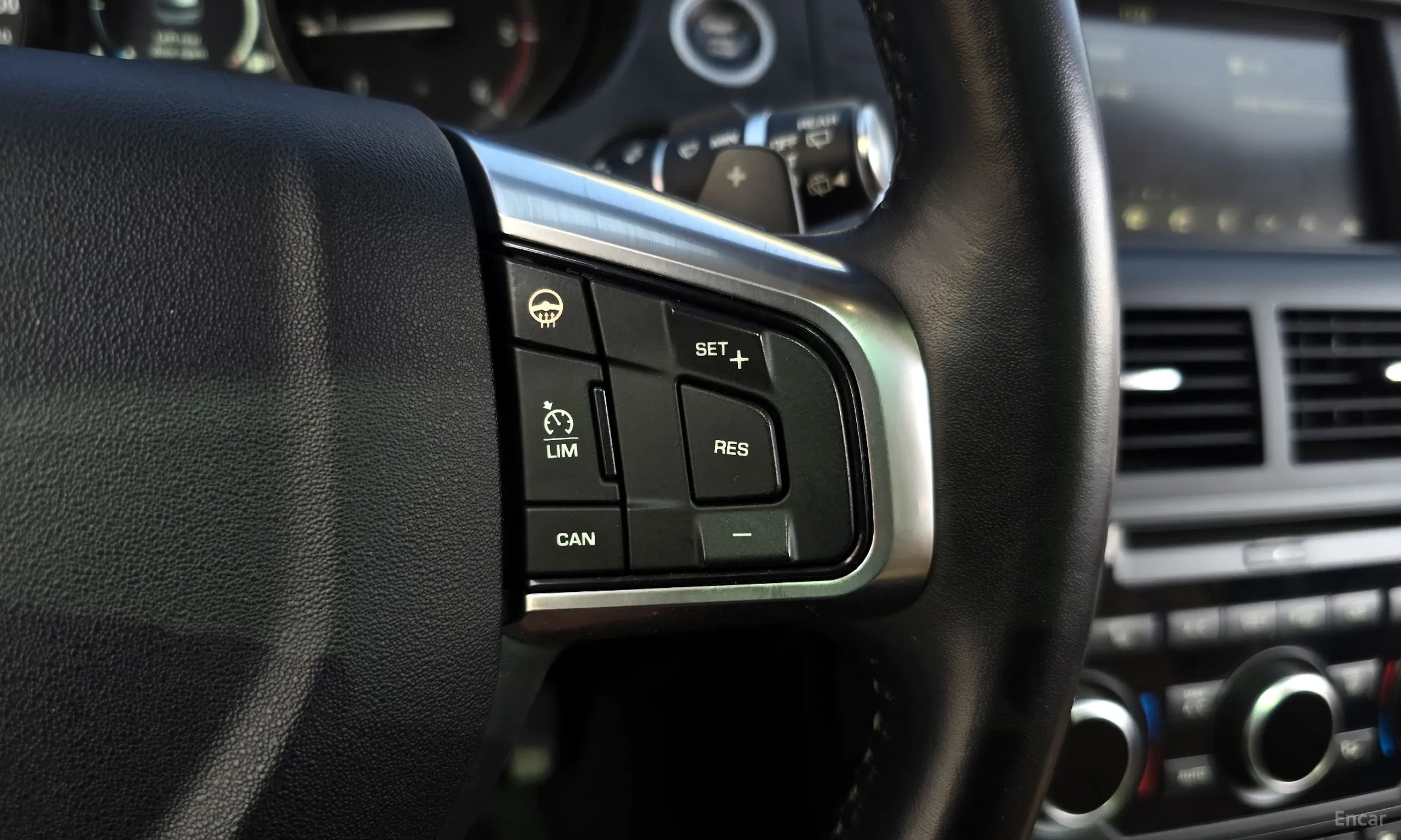 Land Rover Discovery Sports превью 17