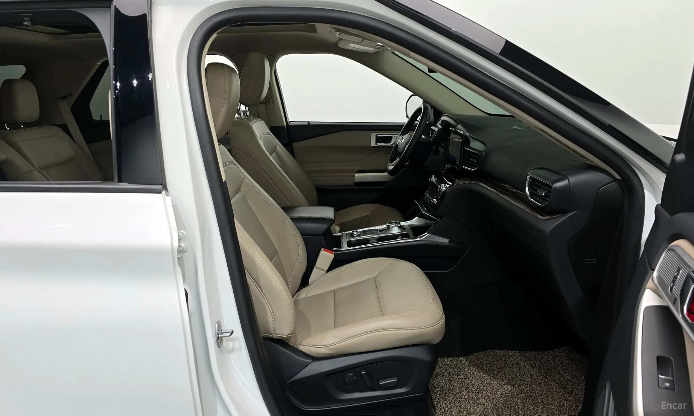 Ford Explorer 6th Generation превью 11