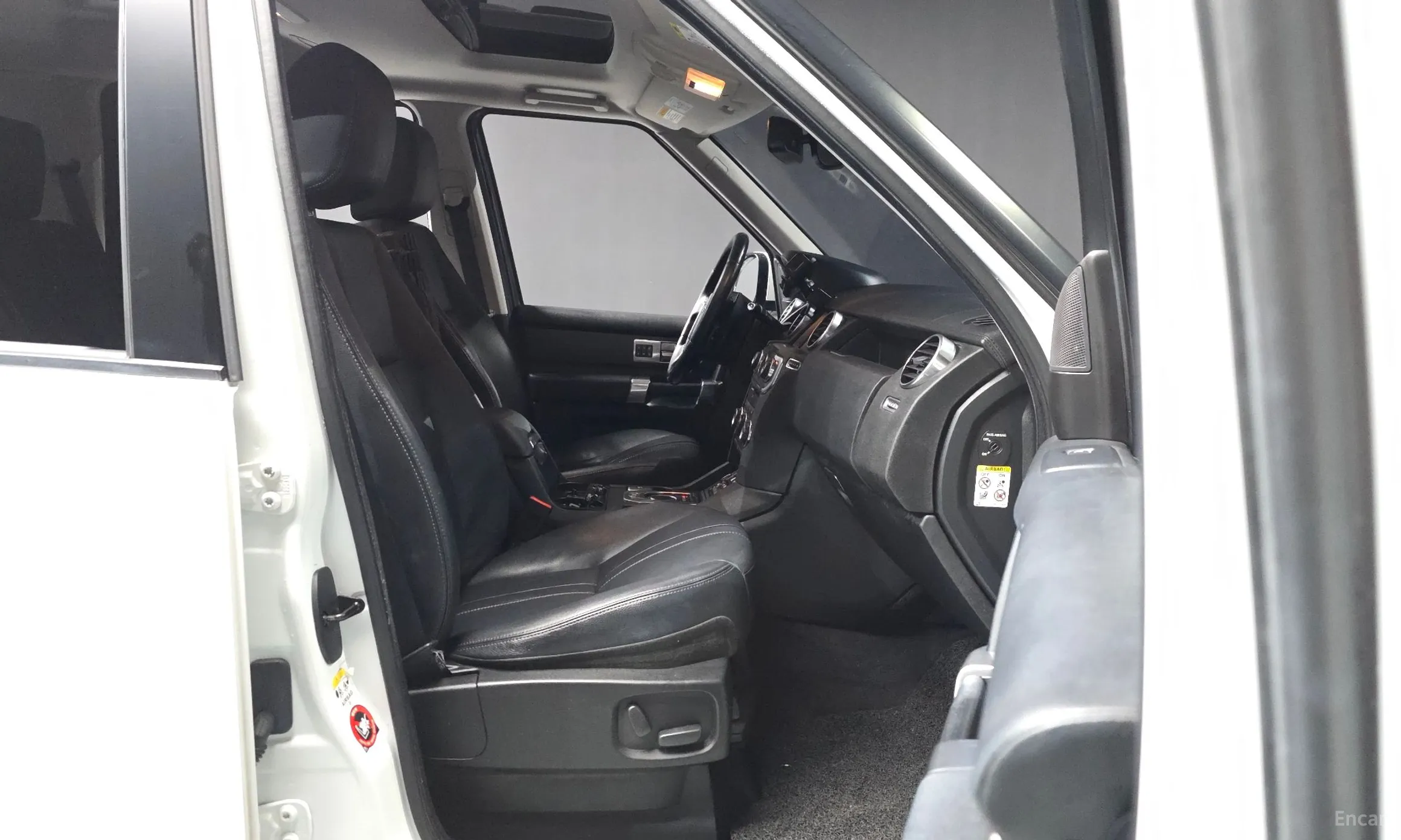 Land Rover Discovery 4 превью 11