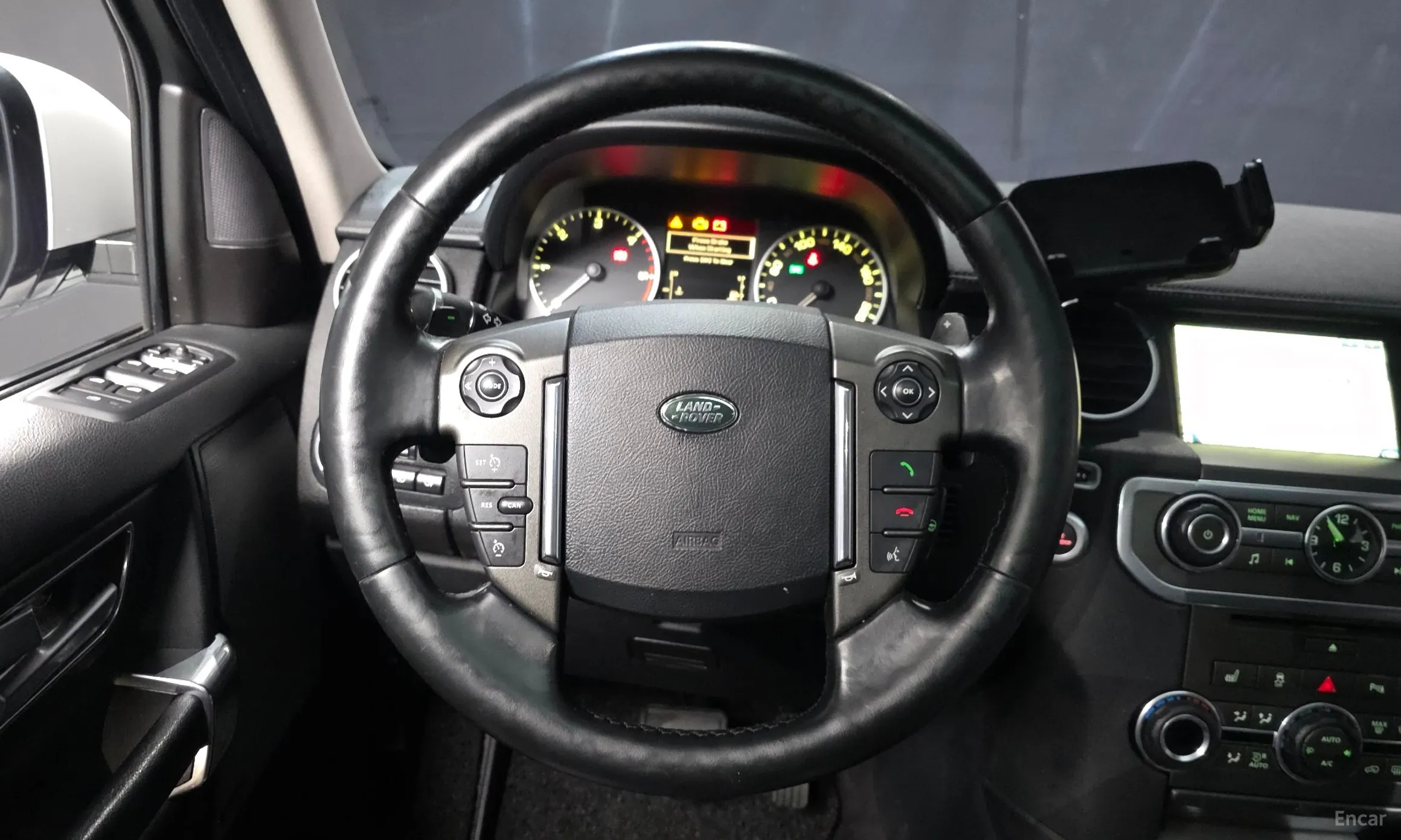 Land Rover Discovery 4 превью 13