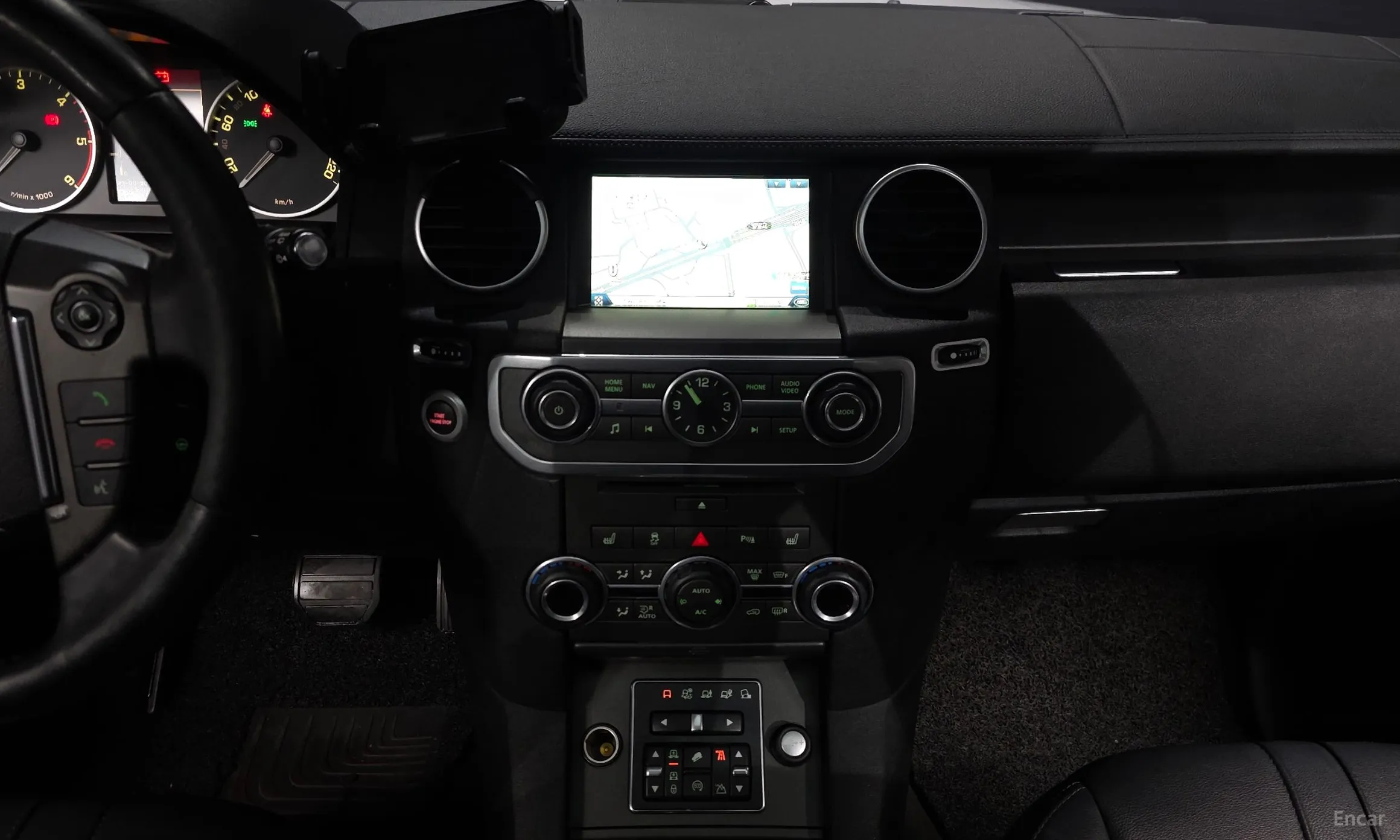 Land Rover Discovery 4 превью 14