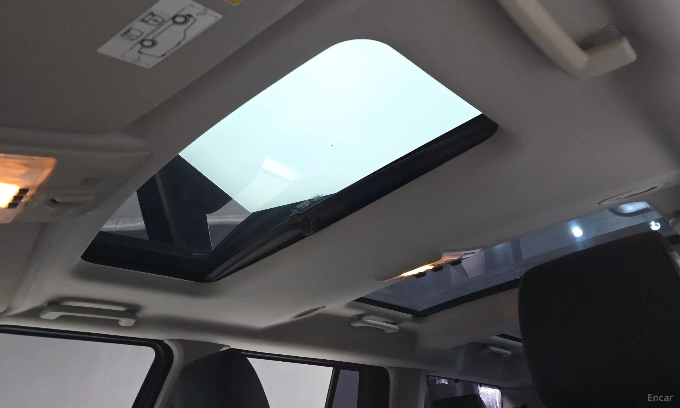 Land Rover Discovery 4 превью 19