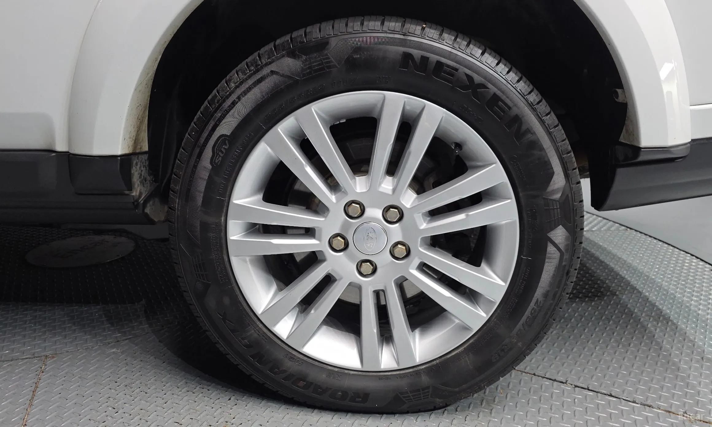Land Rover Discovery 4 превью 5