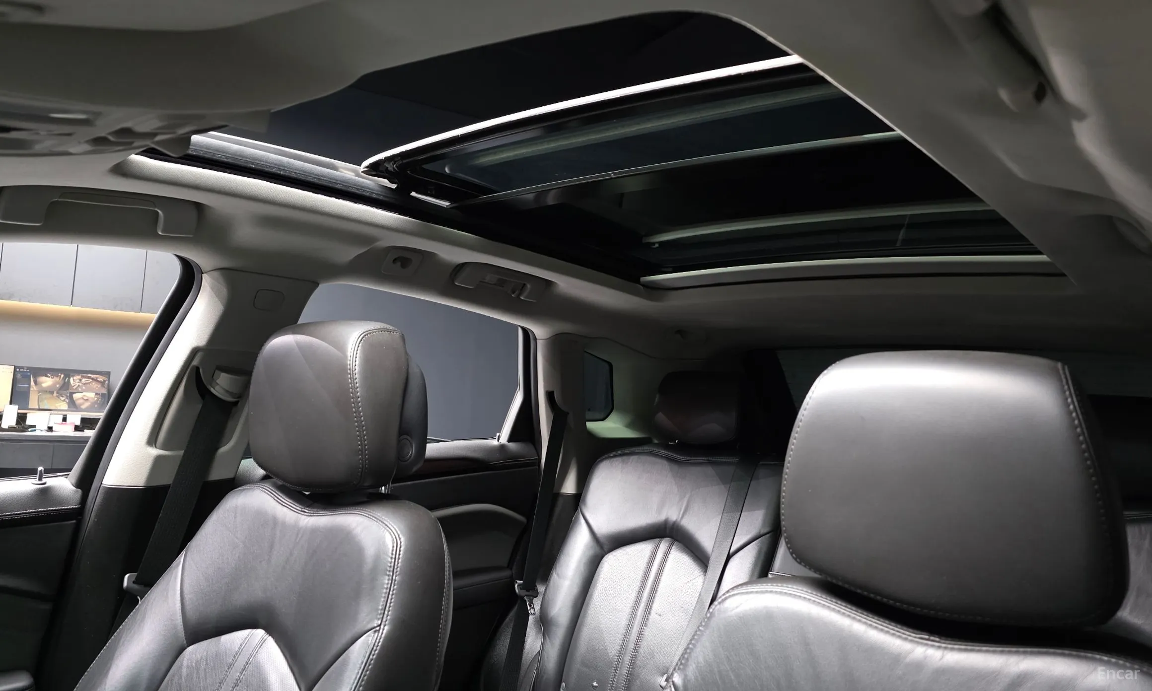 Cadillac All new SRX превью 19