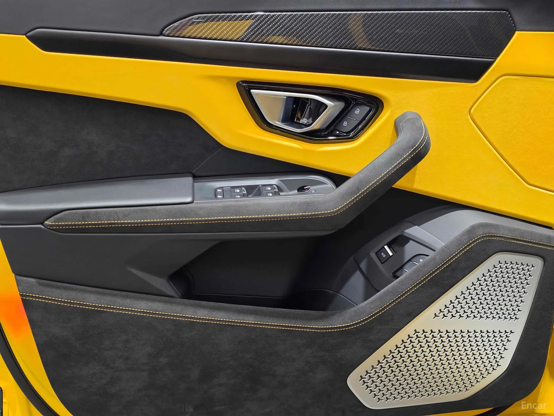 Lamborghini Urus превью 12