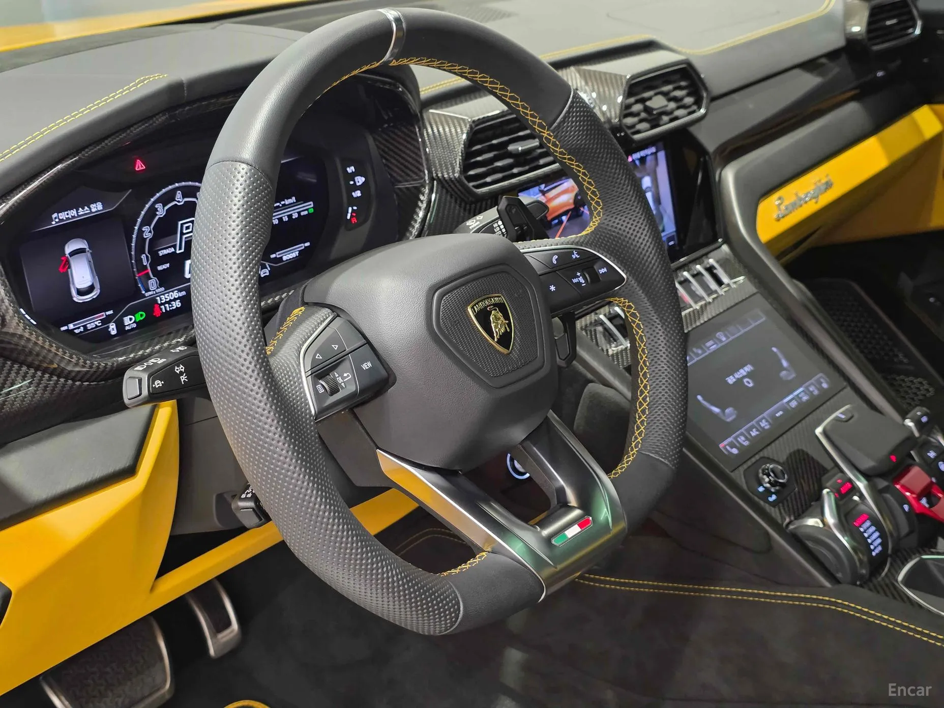 Lamborghini Urus превью 14