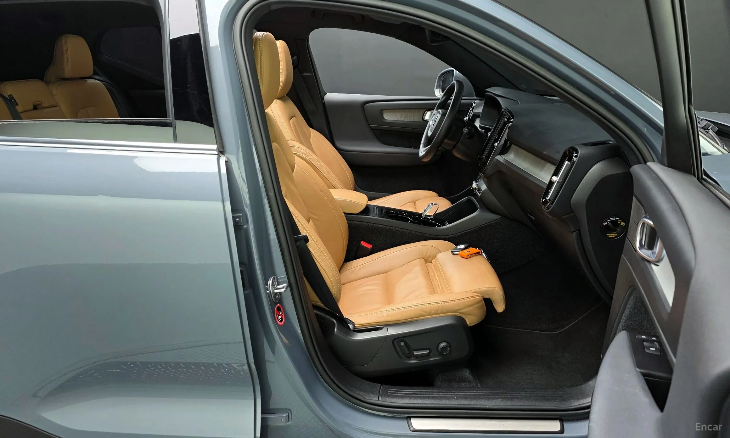 Volvo XC40 превью 10
