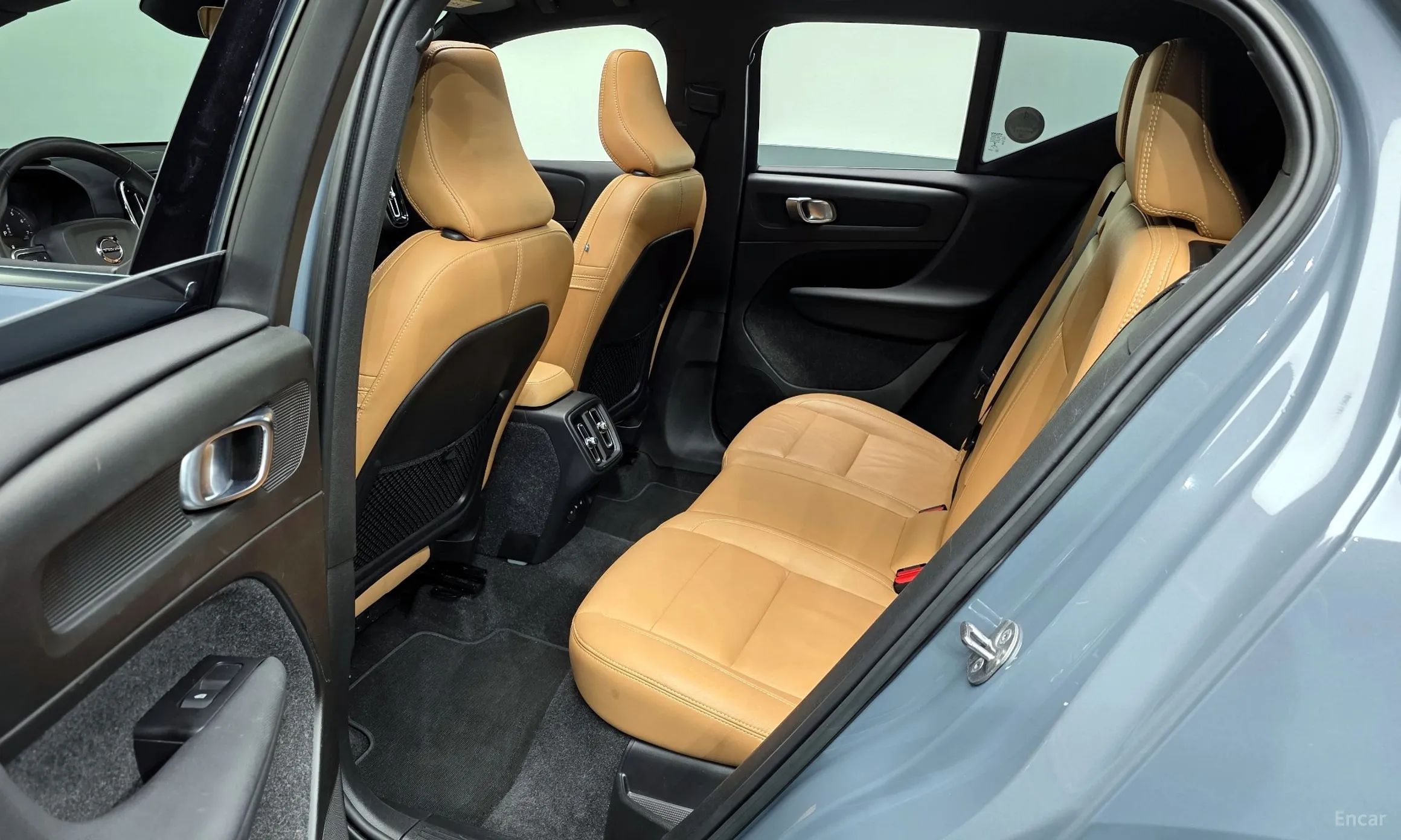Volvo XC40 превью 12