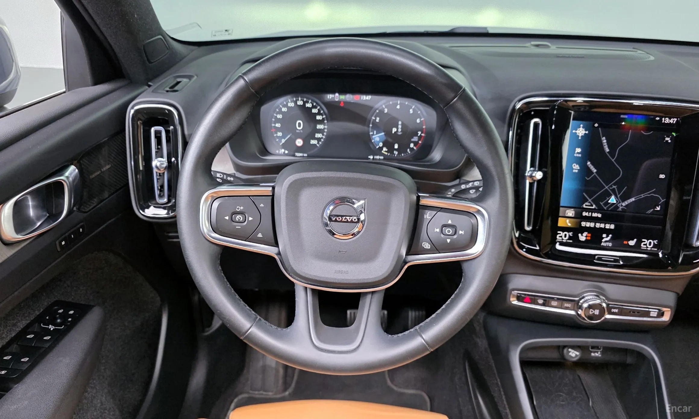 Volvo XC40 превью 13