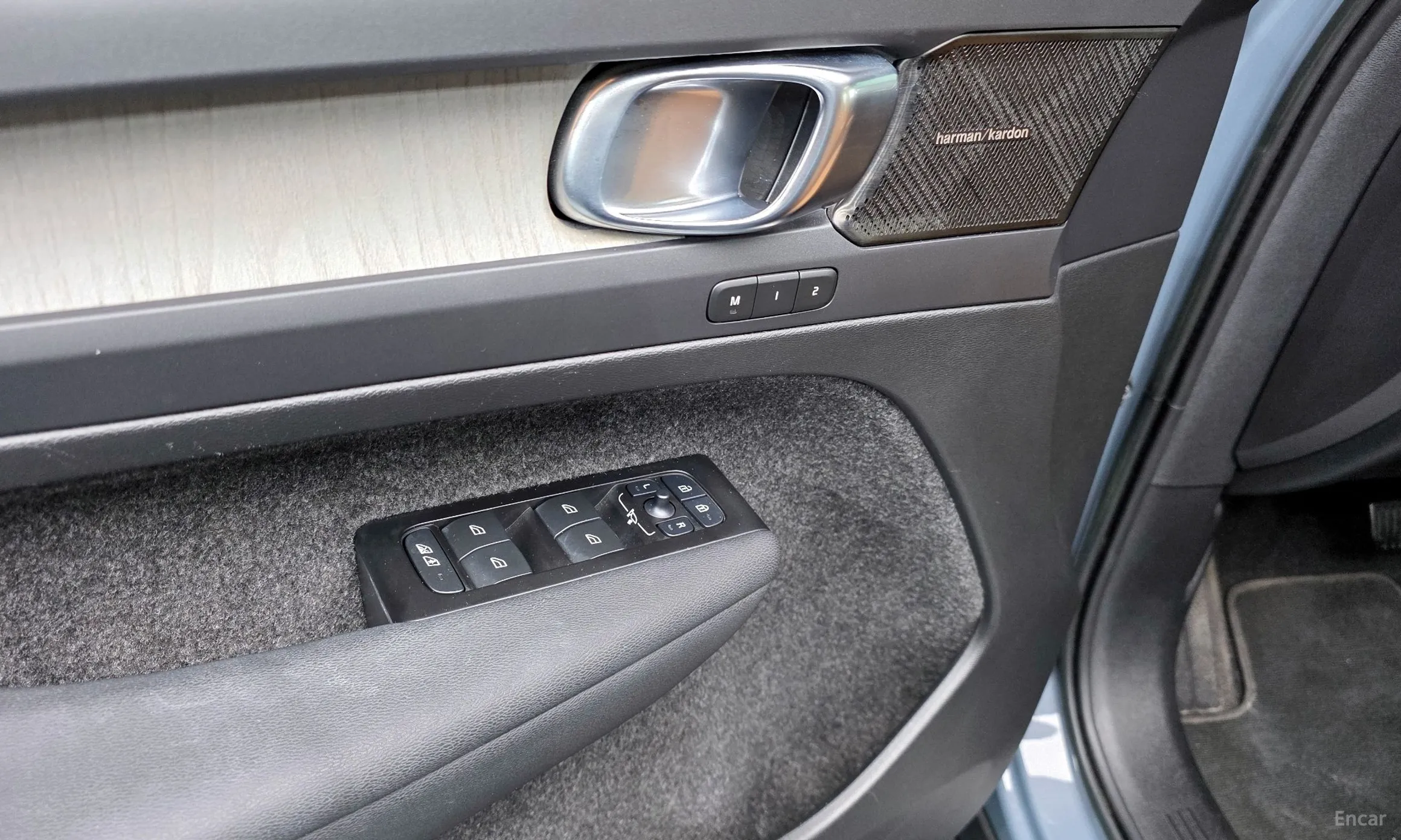 Volvo XC40 превью 16