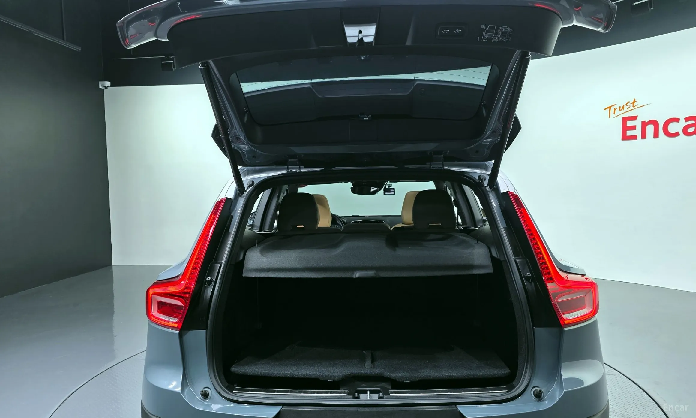 Volvo XC40 превью 20
