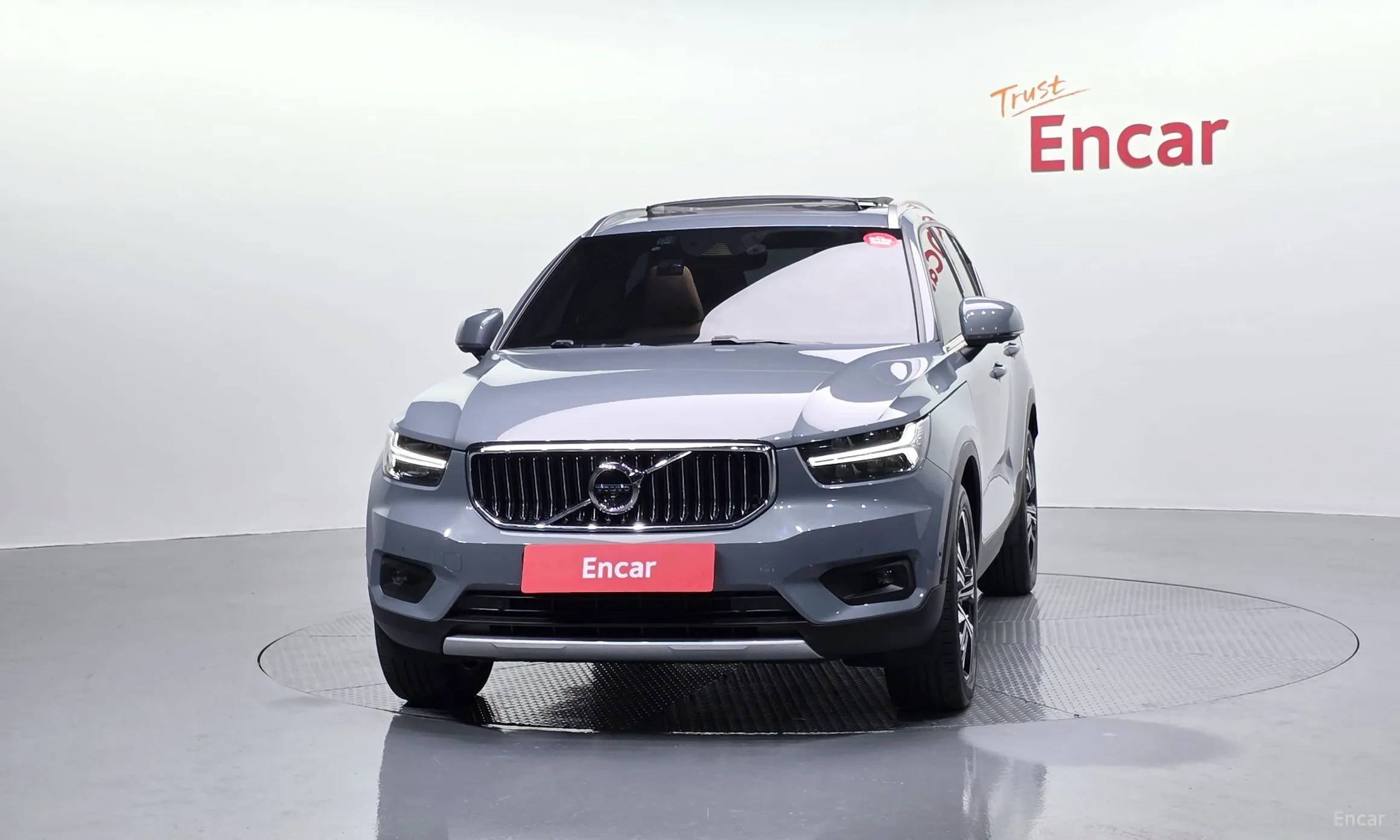 Volvo XC40 превью 3