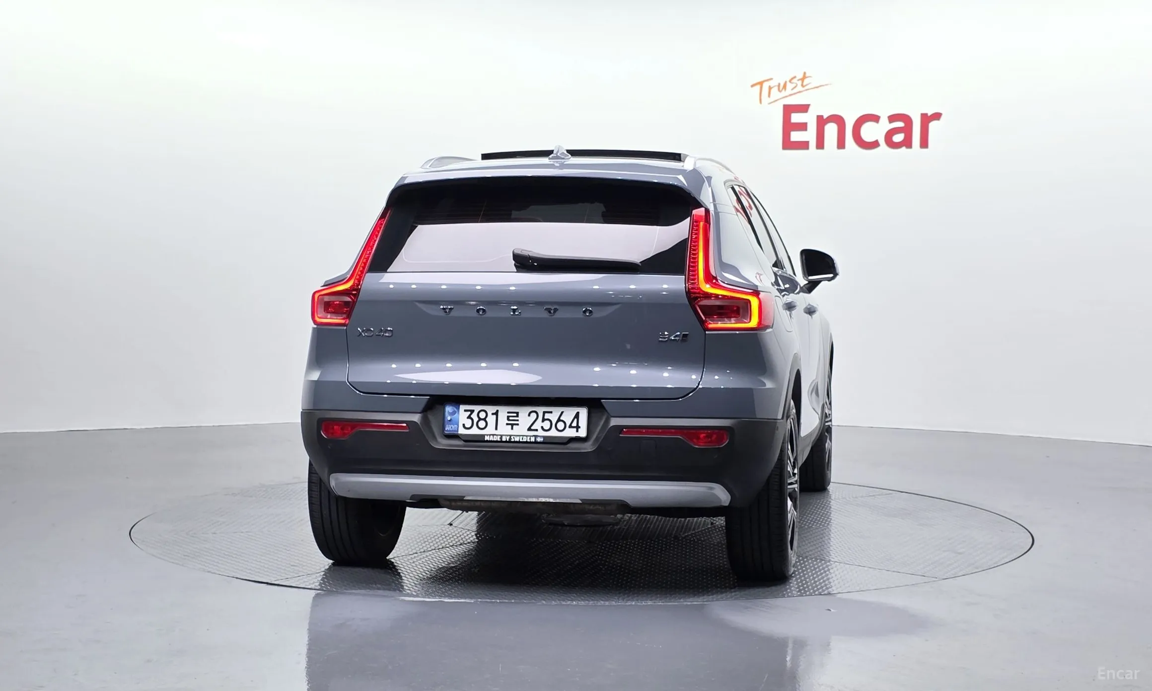 Volvo XC40 превью 4