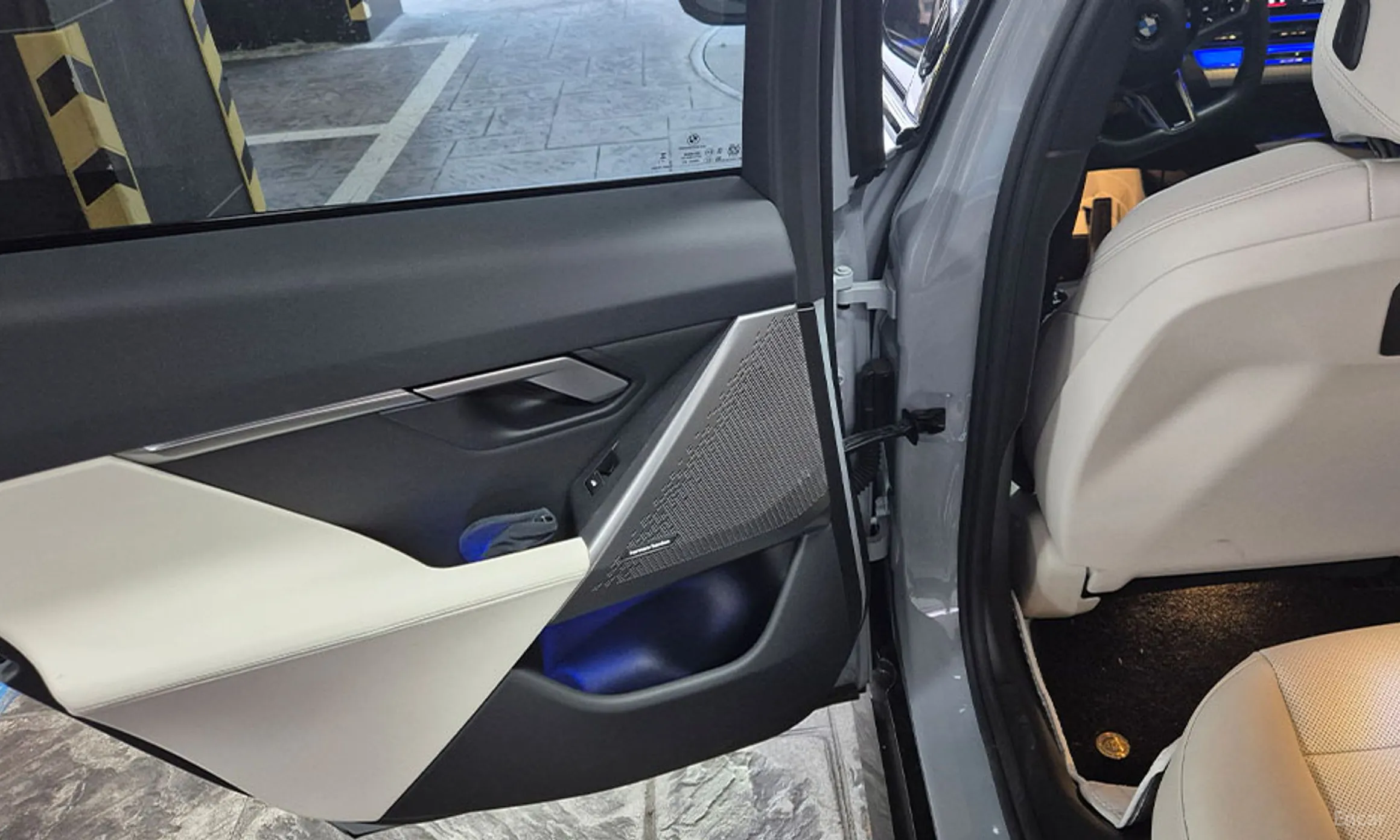 BMW 5 Series (G60) превью 16