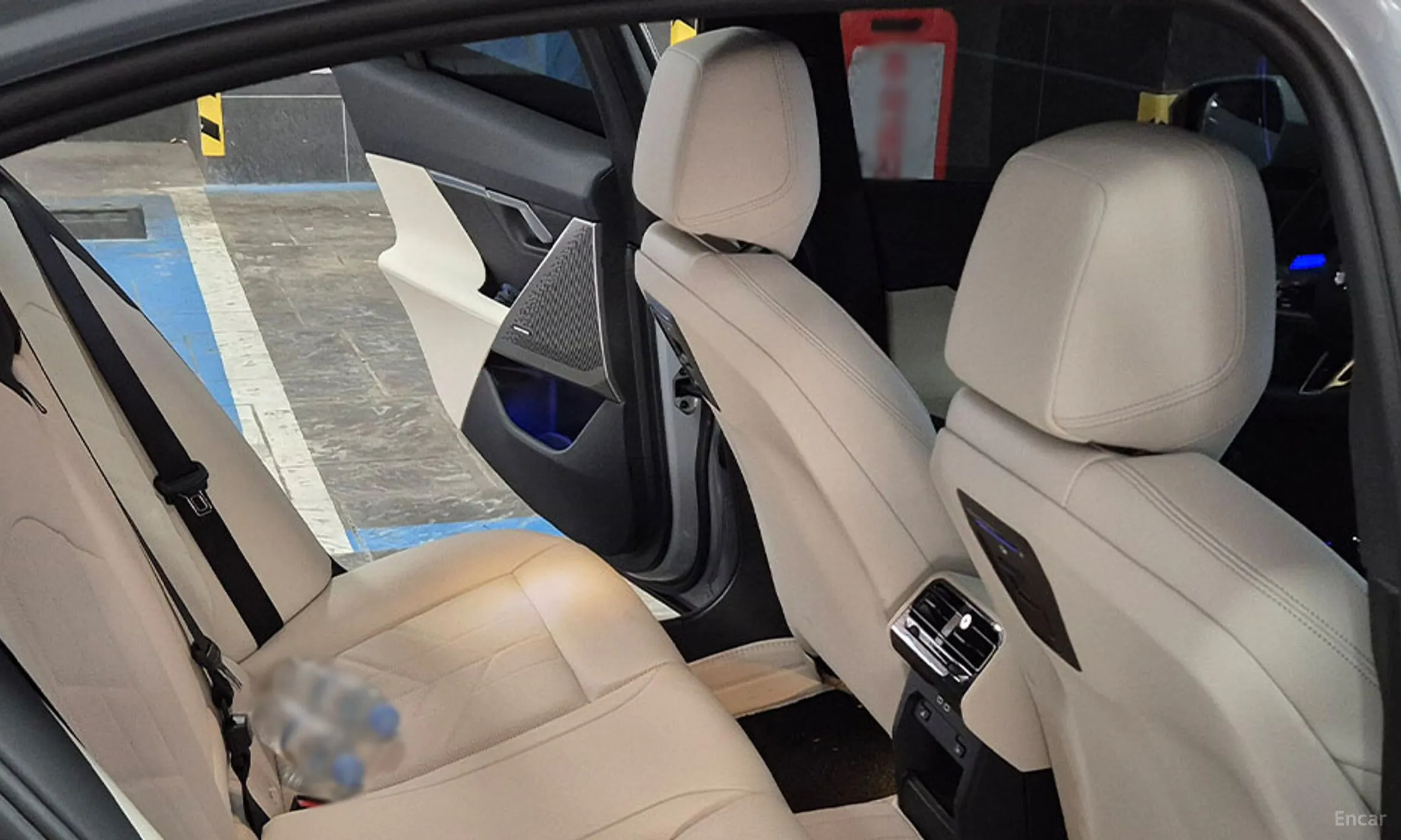 BMW 5 Series (G60) превью 19