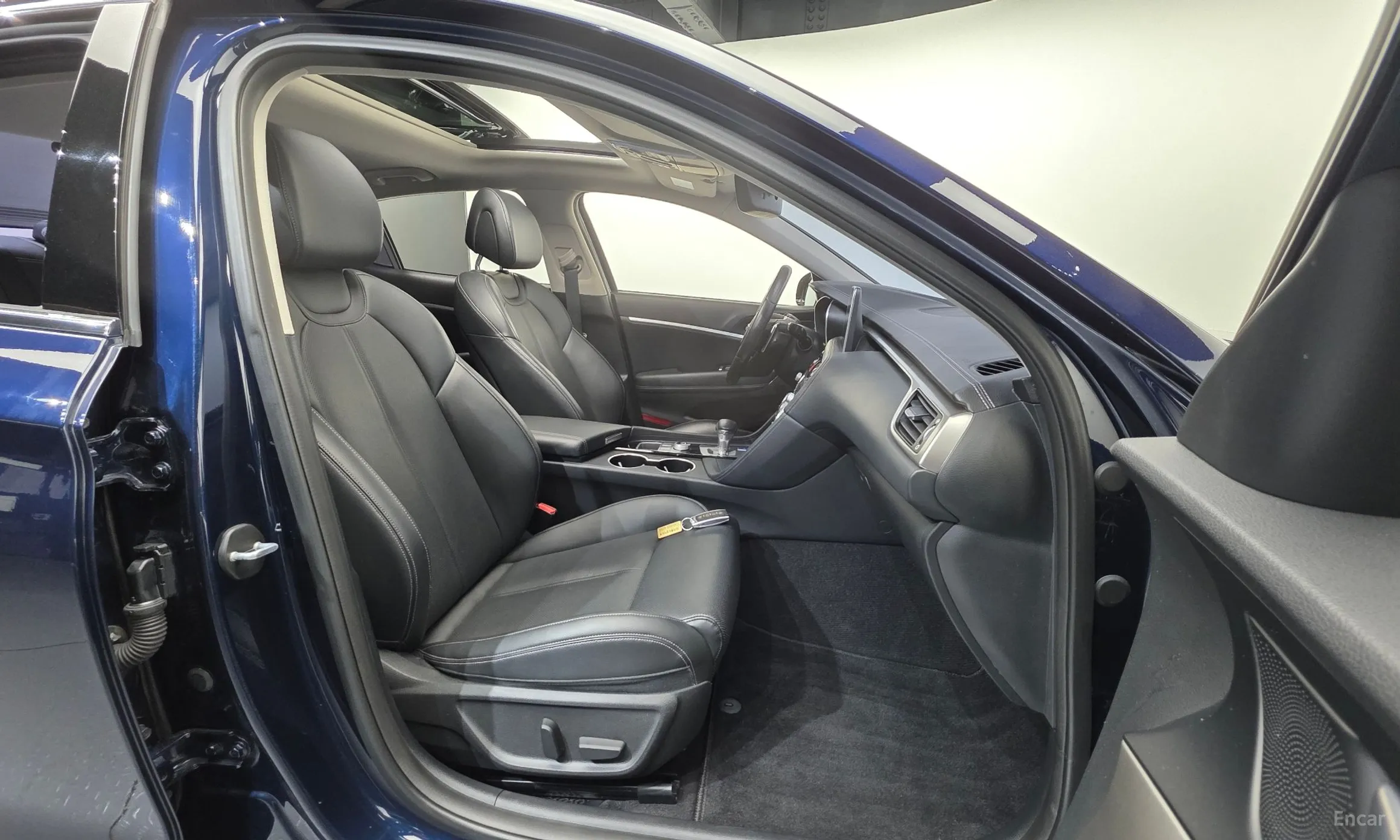 Genesis G70 превью 10