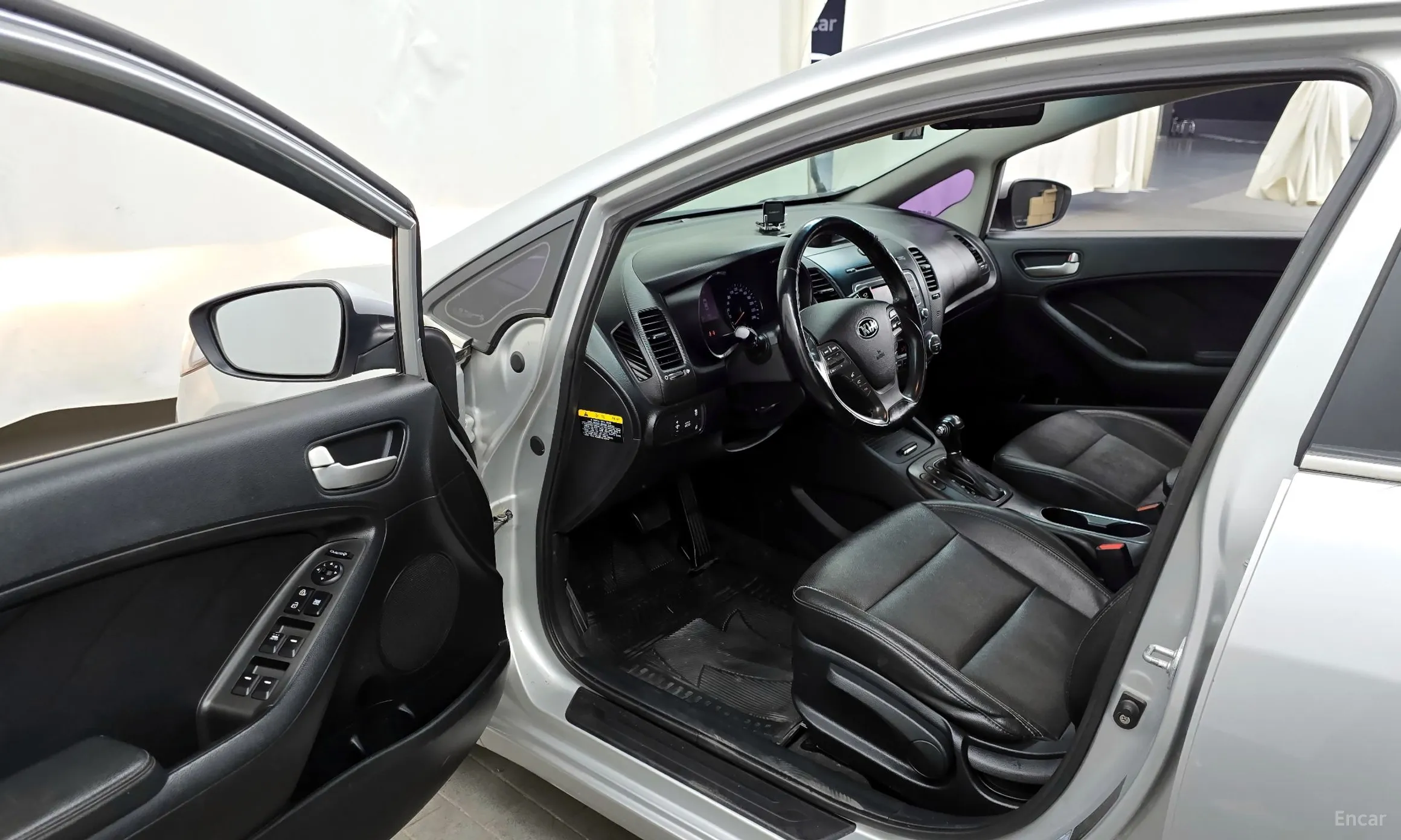 Kia K3 превью 10