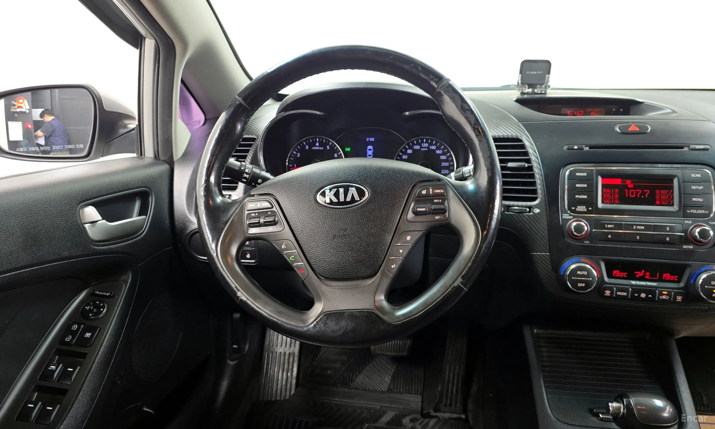 Kia K3 превью 13