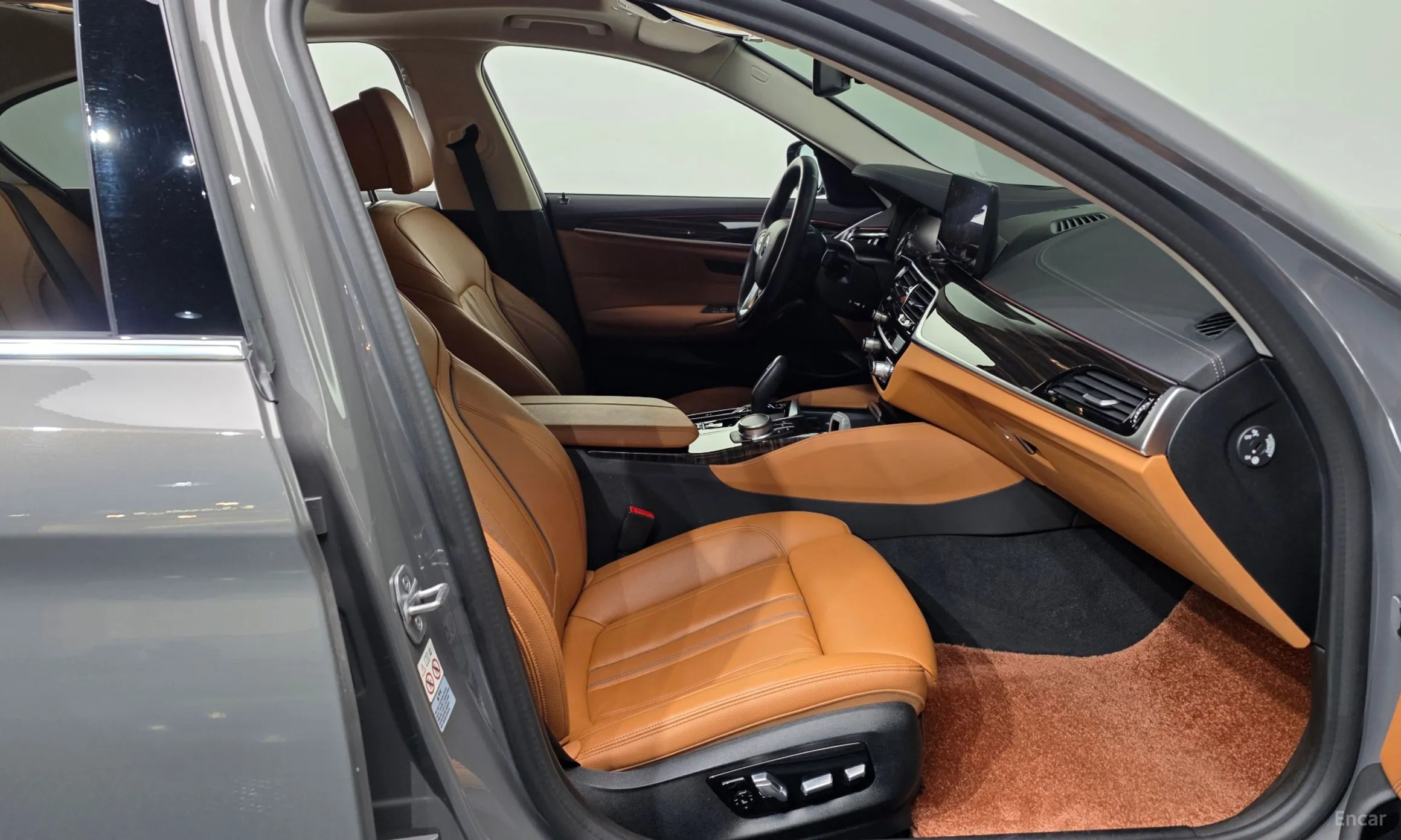BMW 5 Series (G30) превью 11